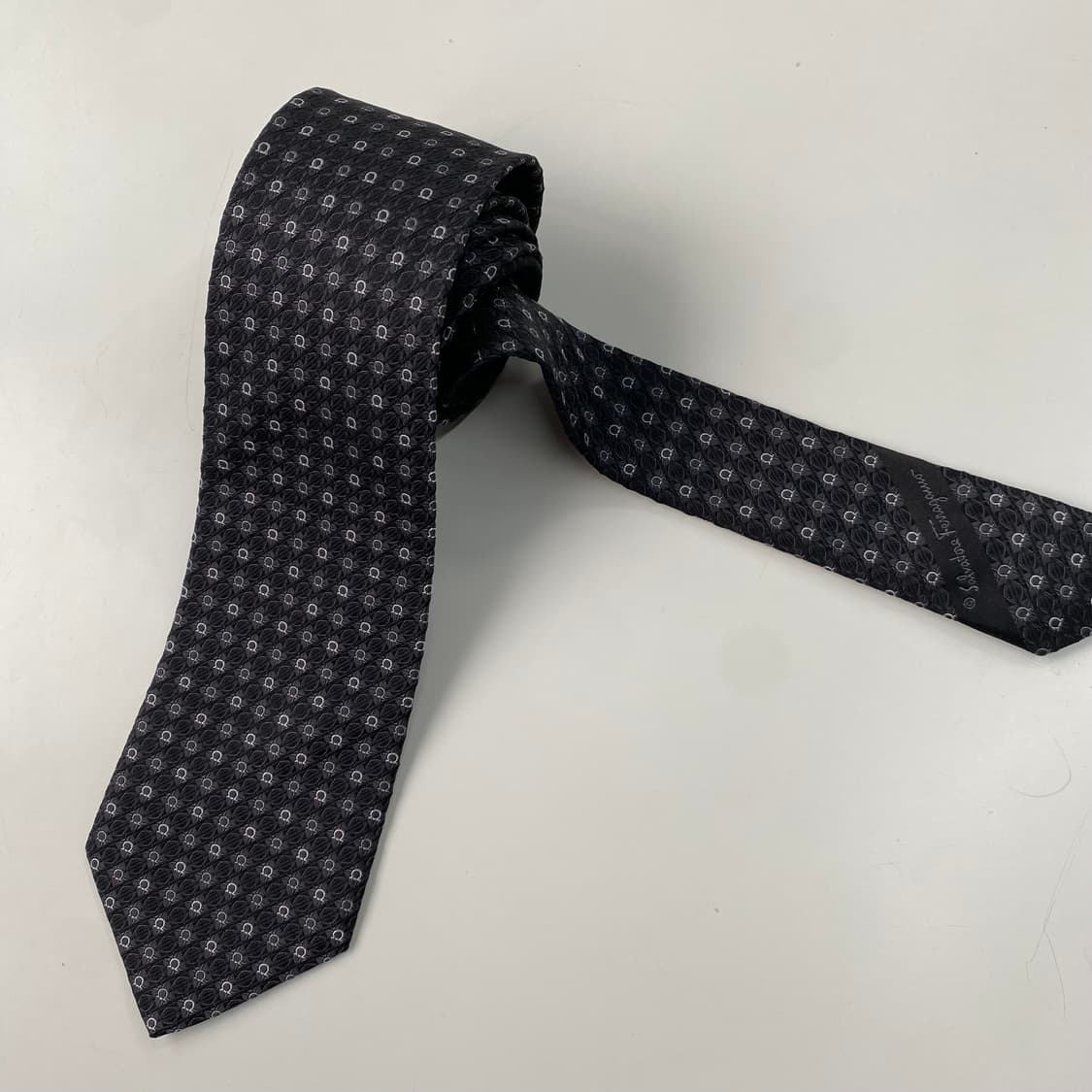 페레가모(Ferragamo) 모노그램 블랙 명품 정품넥타이 상품이미지7