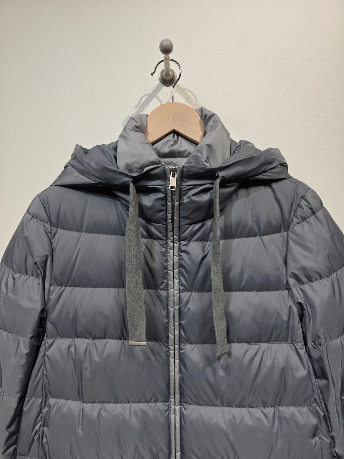 IZZAT BABA 아이잗바바 거위털 후드 롱패딩 상품이미지3