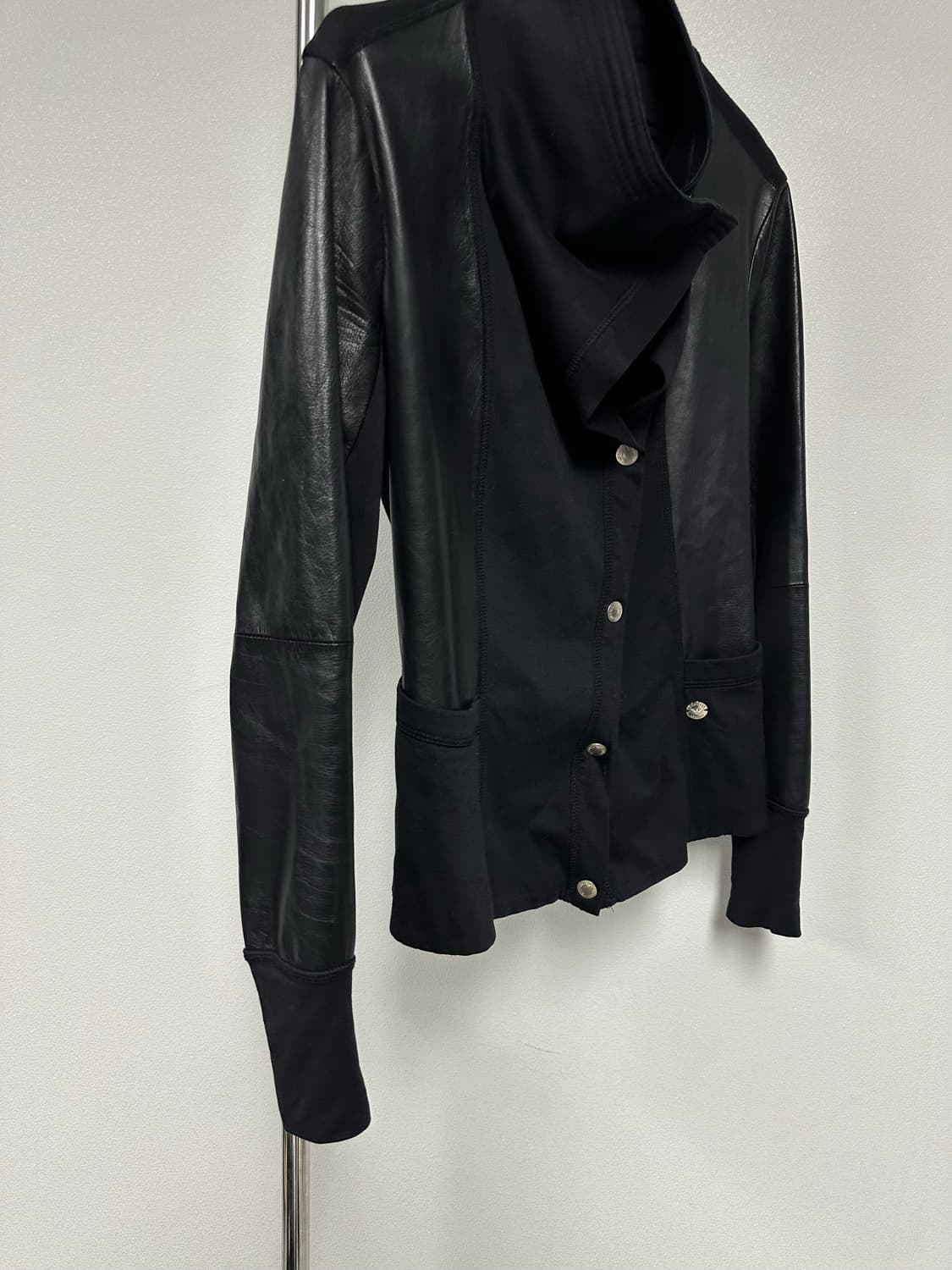 엠프리오 알마니 레더 비대칭 자켓 상품이미지3