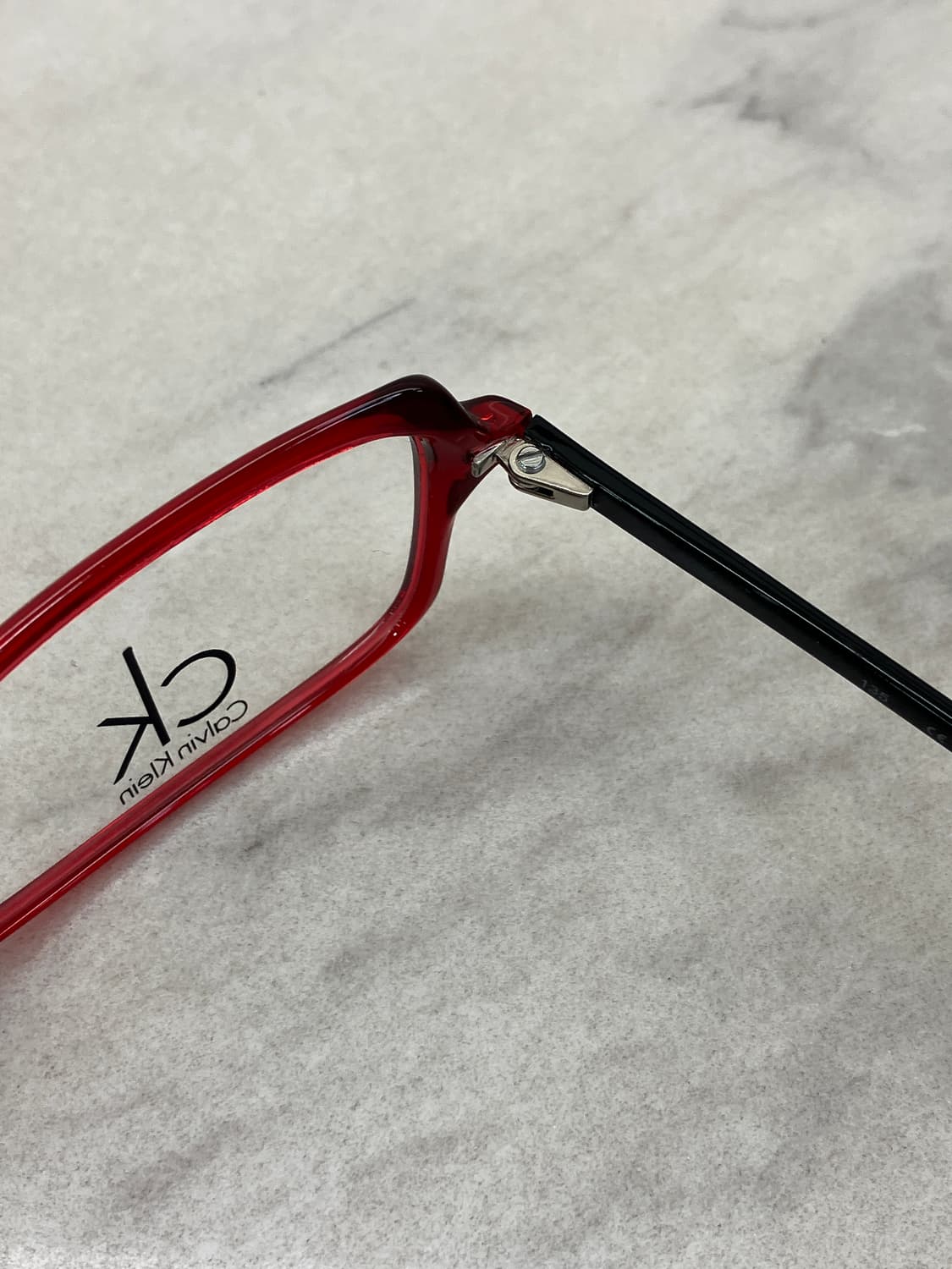 캘빈클라인 CK 씬 레드블랙 소프트 스퀘어 뿔테 안경 상품이미지3