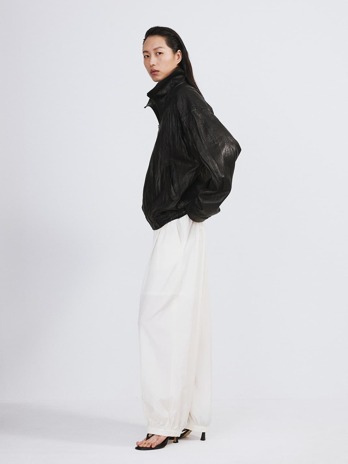 렉토 RECTO 하이넥 크링클 레더 점퍼 블랙 상품이미지4