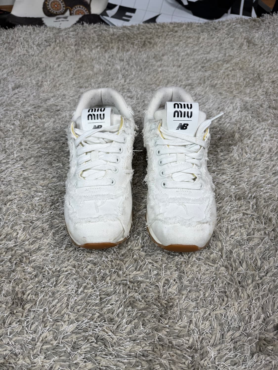 미우미우x뉴발란스 574 화이트 데님 스니커즈 상품이미지2