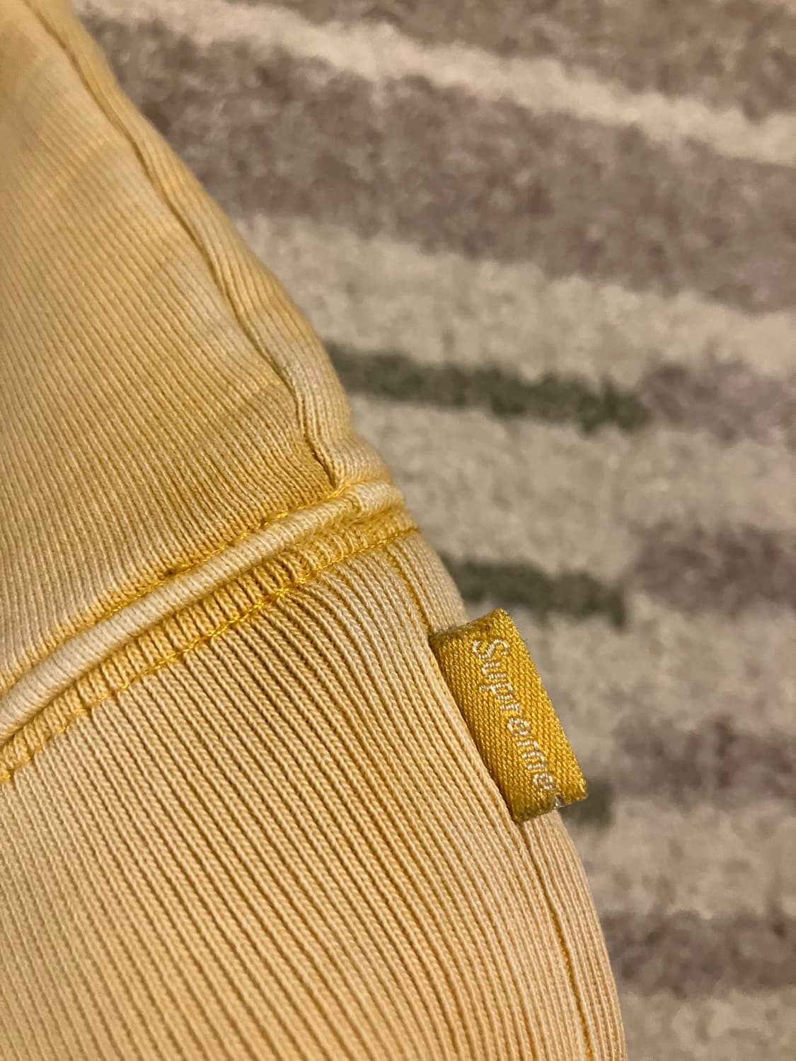 슈프림 옐로우 올드잉글리쉬 맨투맨 m 상품이미지4