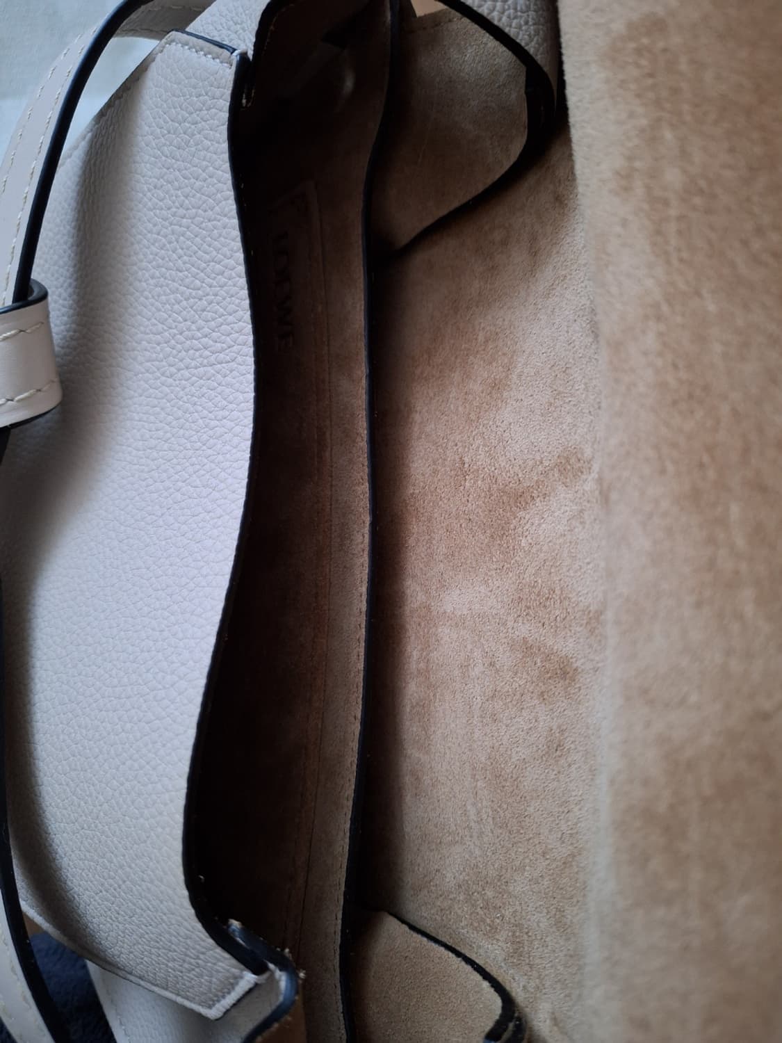 로에베 게이트 백 미듐  상품이미지4