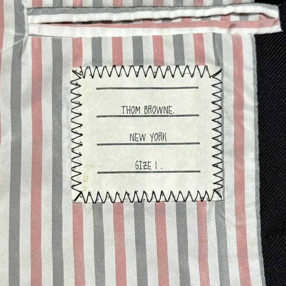 [오버핏 1/새상품급] 톰브라운 백삼선 금장 울 코트 패딩 상품이미지5