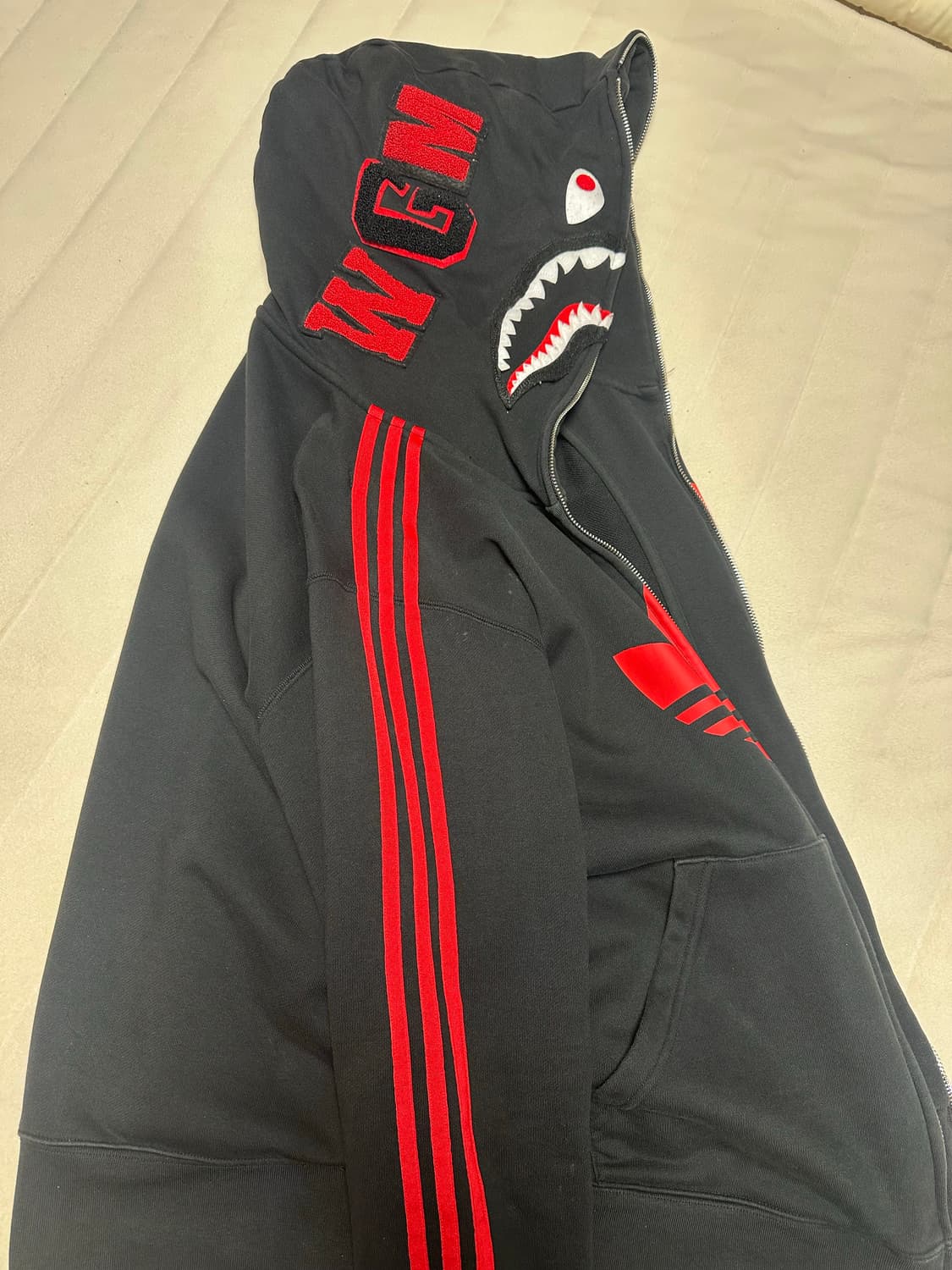 베이프X아디다스 샤크후드 US XL사이즈 상품이미지1