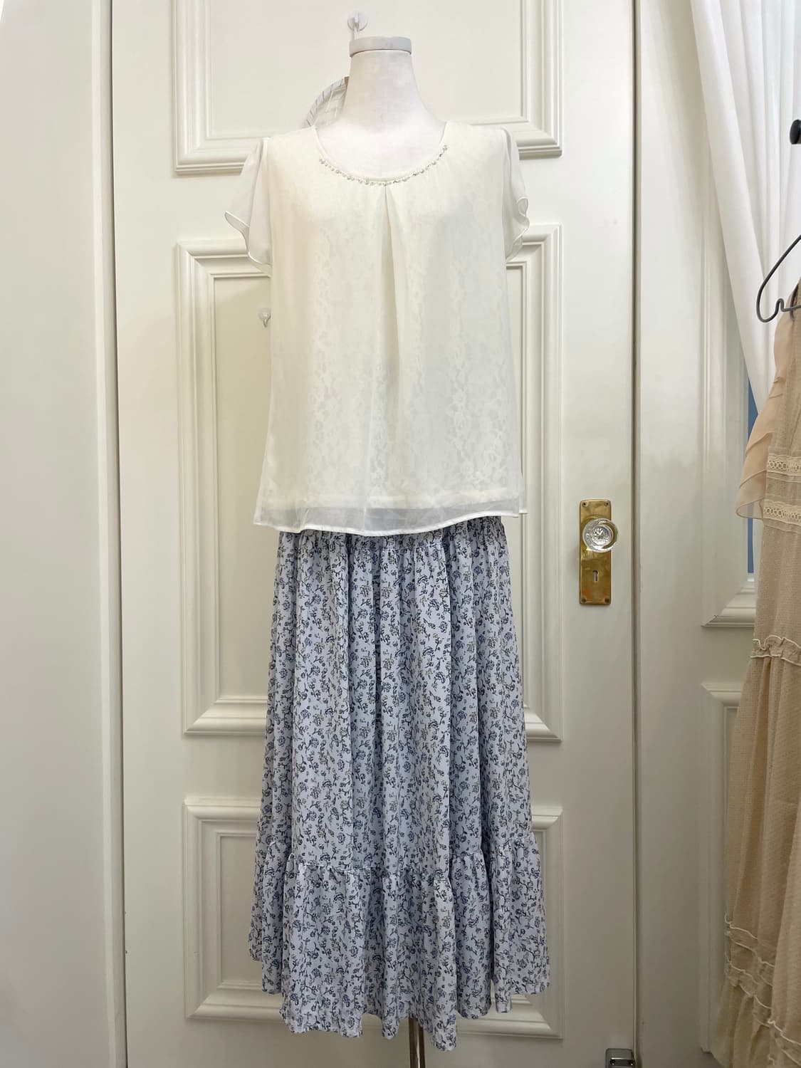 white inner lace cubic point blouse 상품이미지2