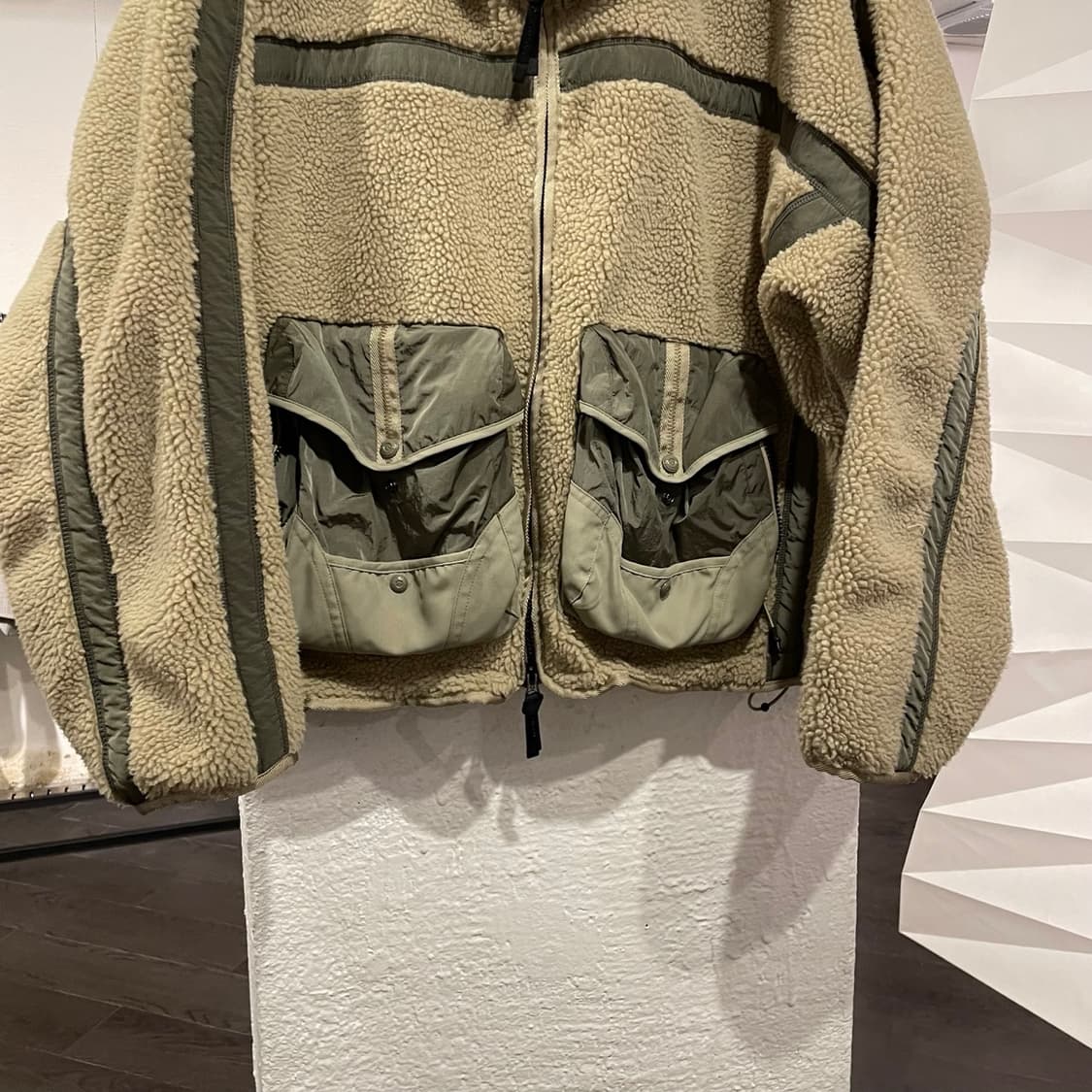 이스트로그 x 데쌍트 패널 디테일 후리스 자켓 상품이미지2