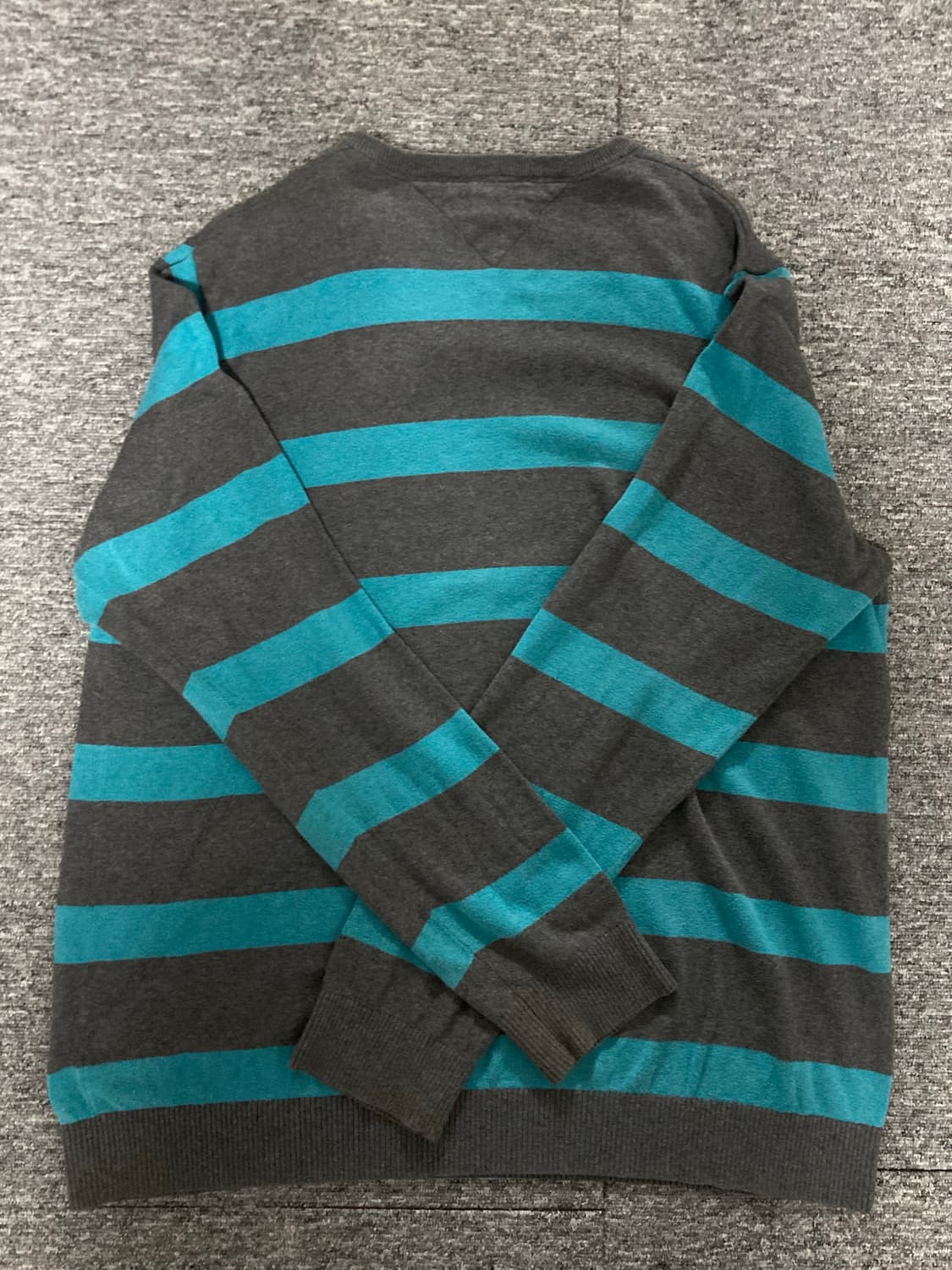 타미힐피거 V넥 스트라이프 니트 XL 상품이미지3