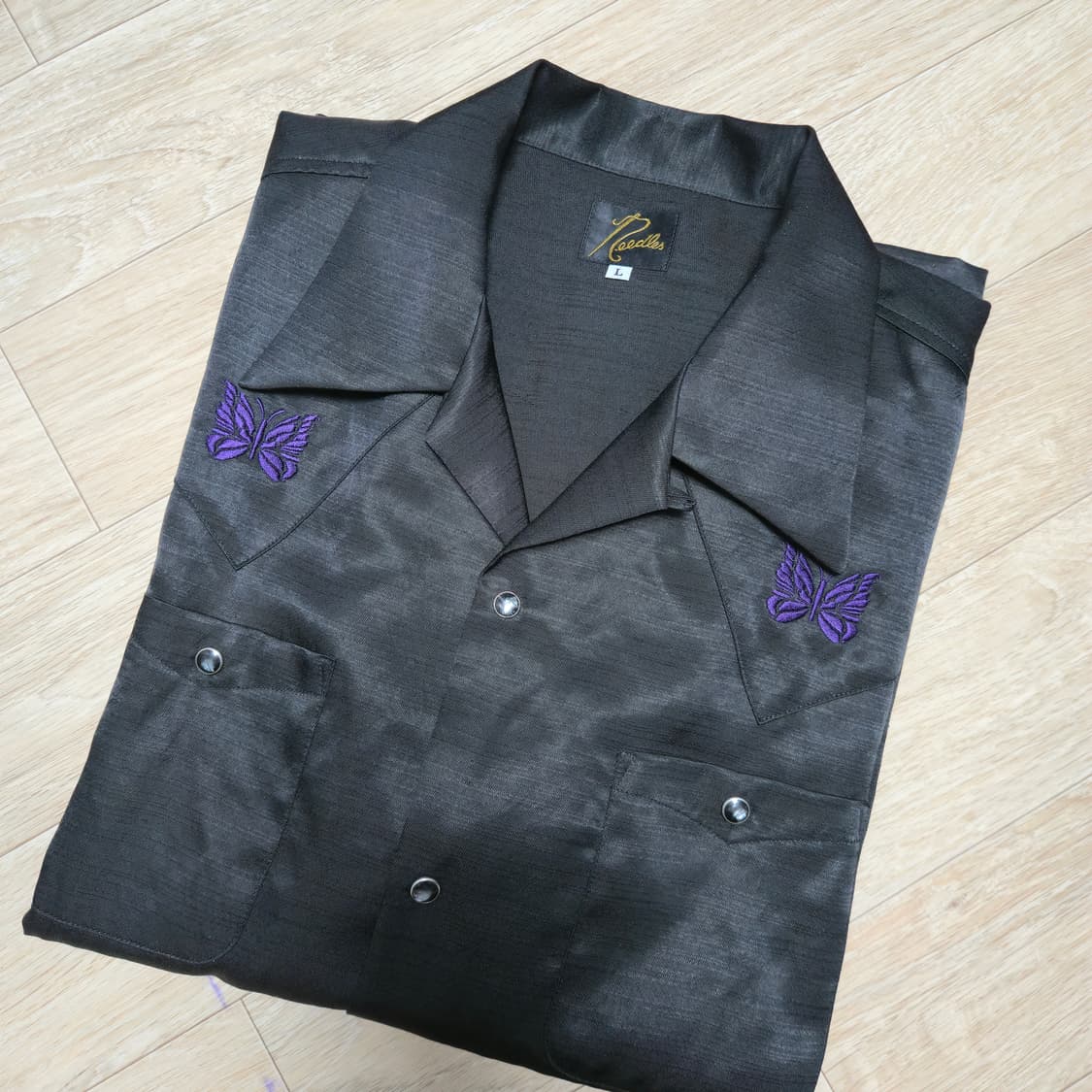 L) 블랙 니들스 숏슬리브 카우보이 원업 폴리 슬럽 사틴 셔츠 상품이미지1