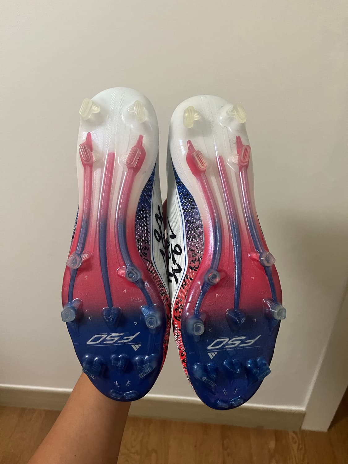 F50 손흥민 시그니처 축구화 상품이미지3