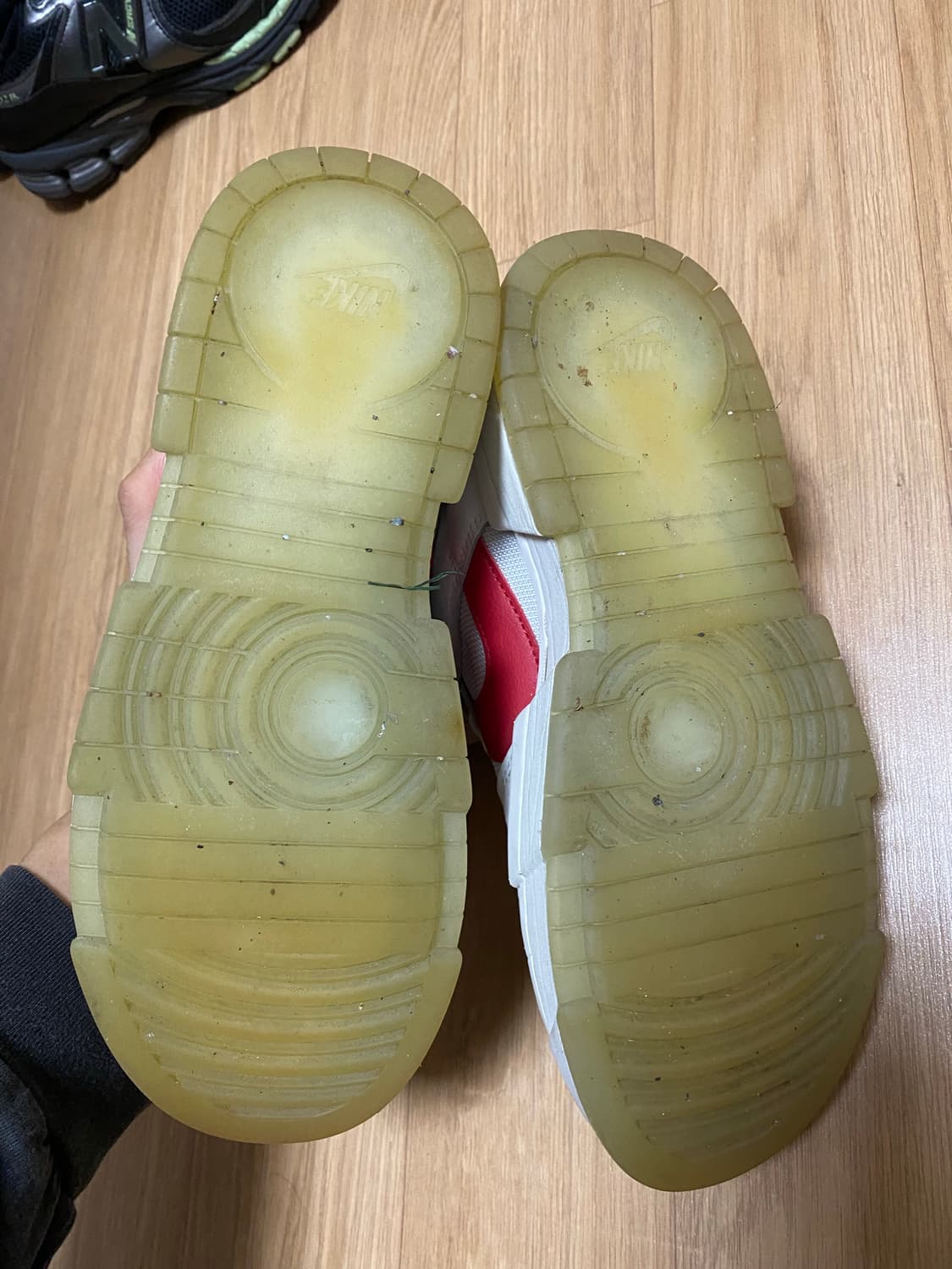 나이키 덩크 로우 디스럽트 짐레드 상품이미지3