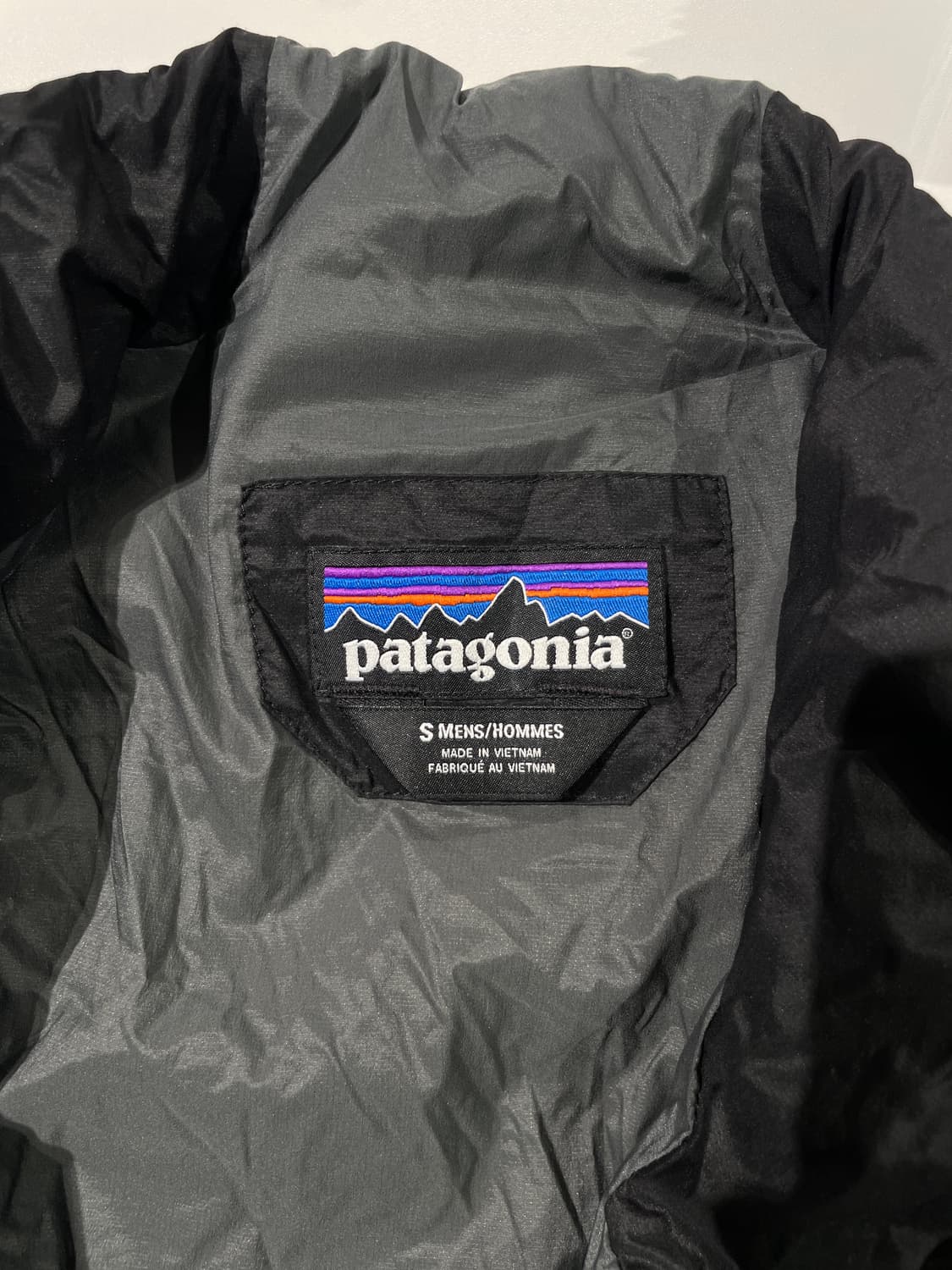 파타고니아 맨즈 블랙 하이퍼 퍼프 자켓 상품이미지7