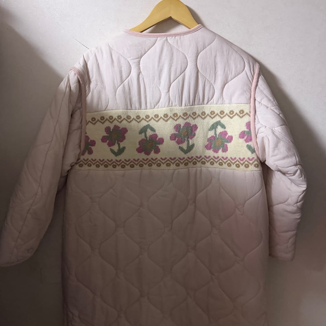 써스데이아일랜드 노카라 어니언 퀼팅 롱코트 (T248MCT231W)  상품이미지5