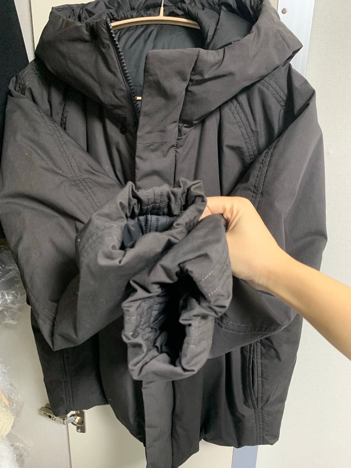 유니클로U 퍼프테크 볼륨파카 S 다크그레이 (연늘템) 상품이미지6