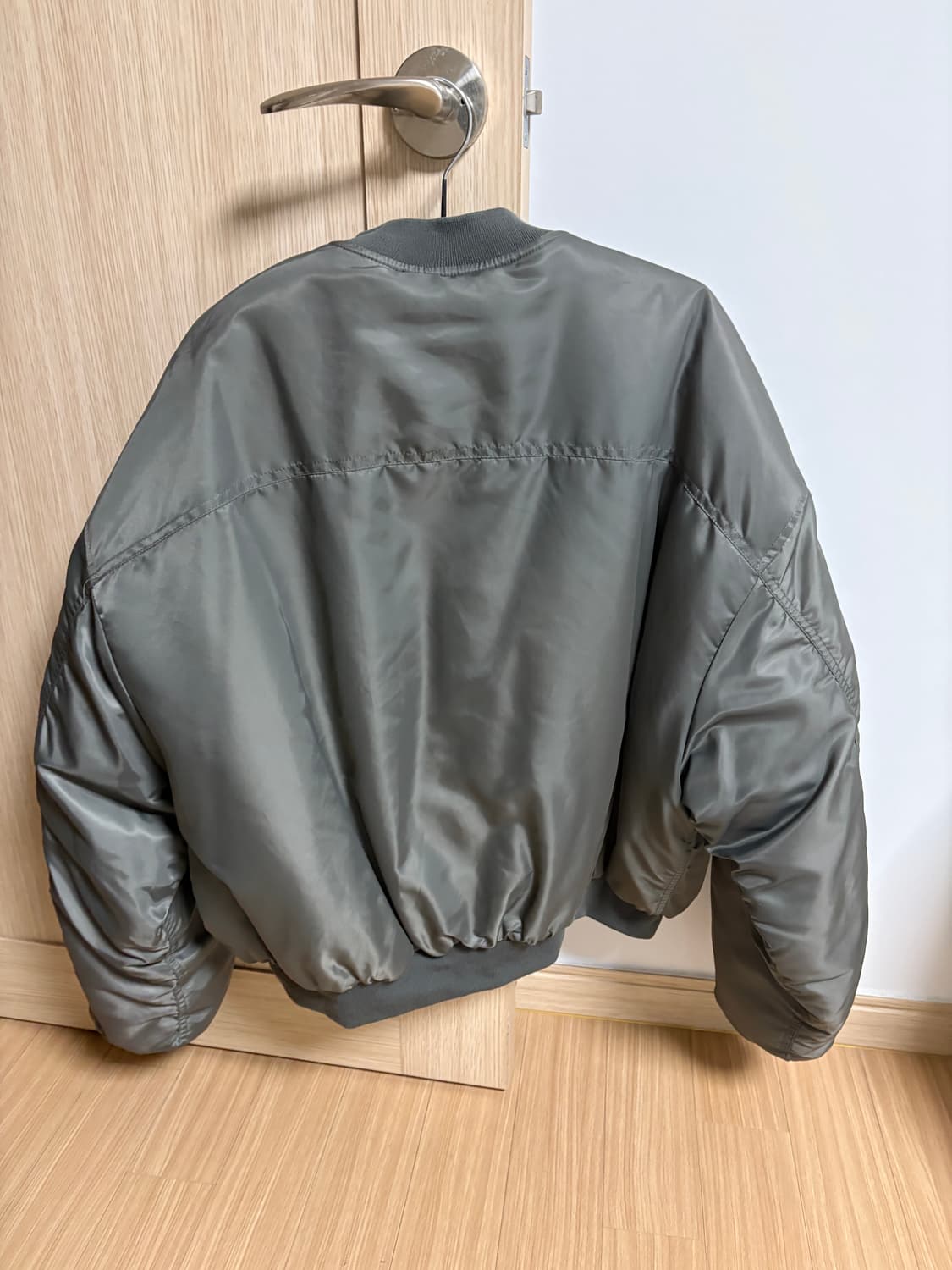 크롭 MA-1 점퍼 카키그레이 상품이미지3