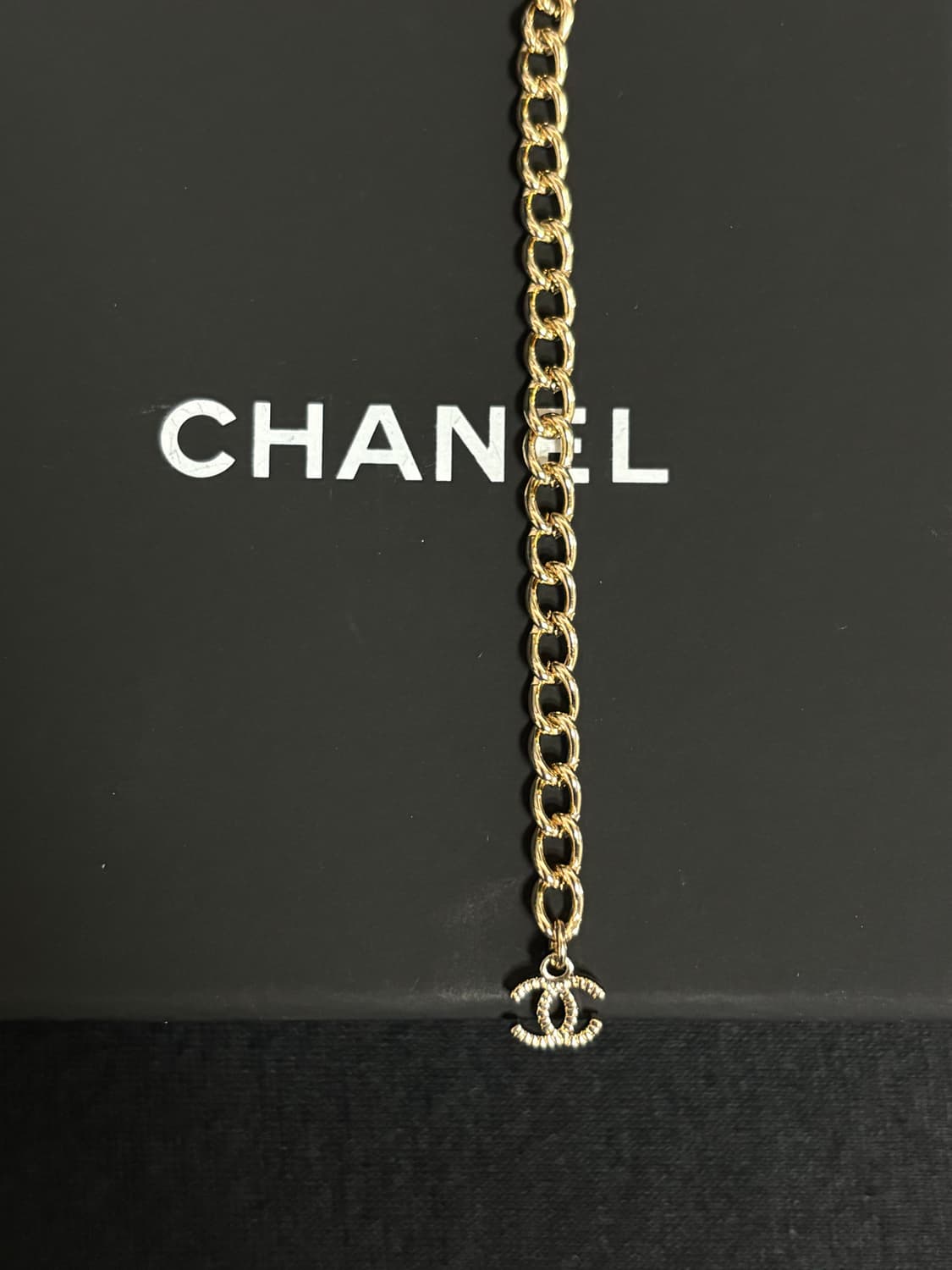 샤넬 정품 업사이클링 cc로고 별 메탈 골드 블랙 초커 목걸이  상품이미지4