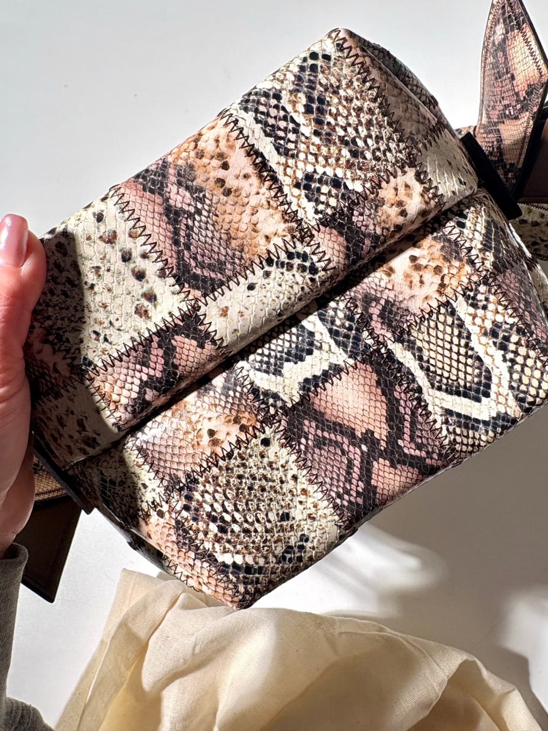 아크네 페이톤 Acne Patchwork Python Tote Bag 상품이미지4