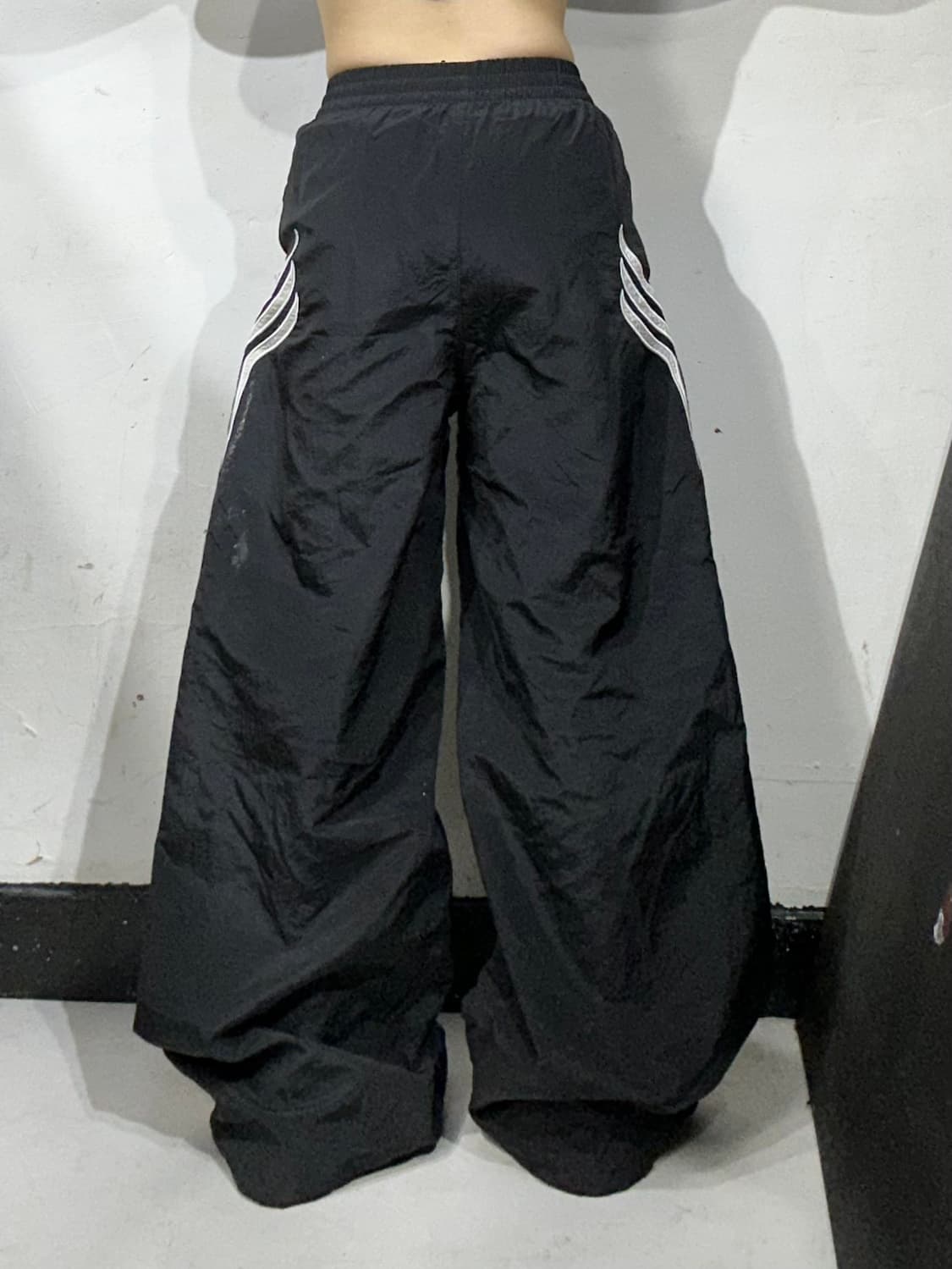 아디다스 24fw 애틀란타 와이드 치마바지 핏 트랙 팬츠 추리닝 바지 S 상품이미지3