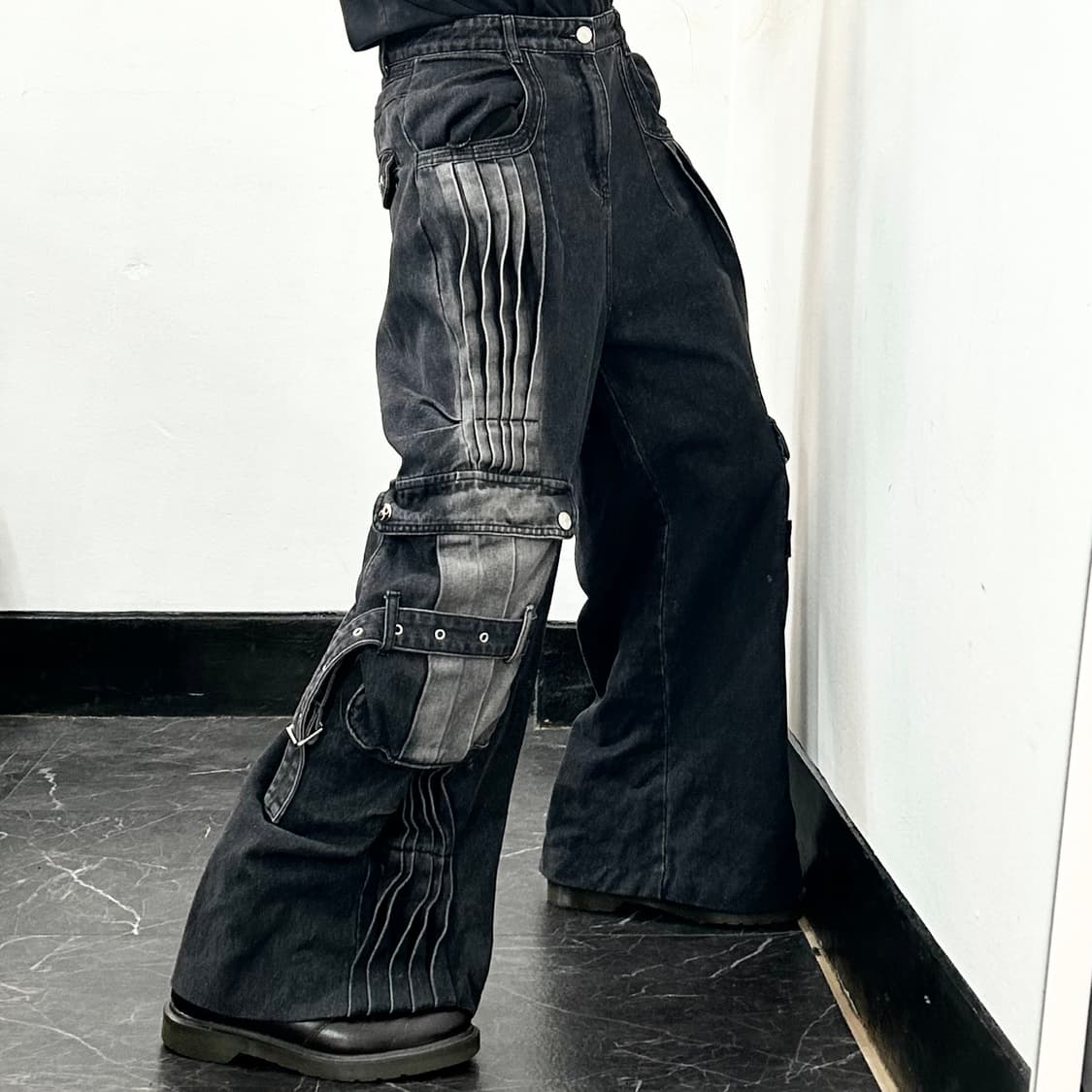 플리츠 와이드 흑청 데님 카고 팬츠 상품이미지1