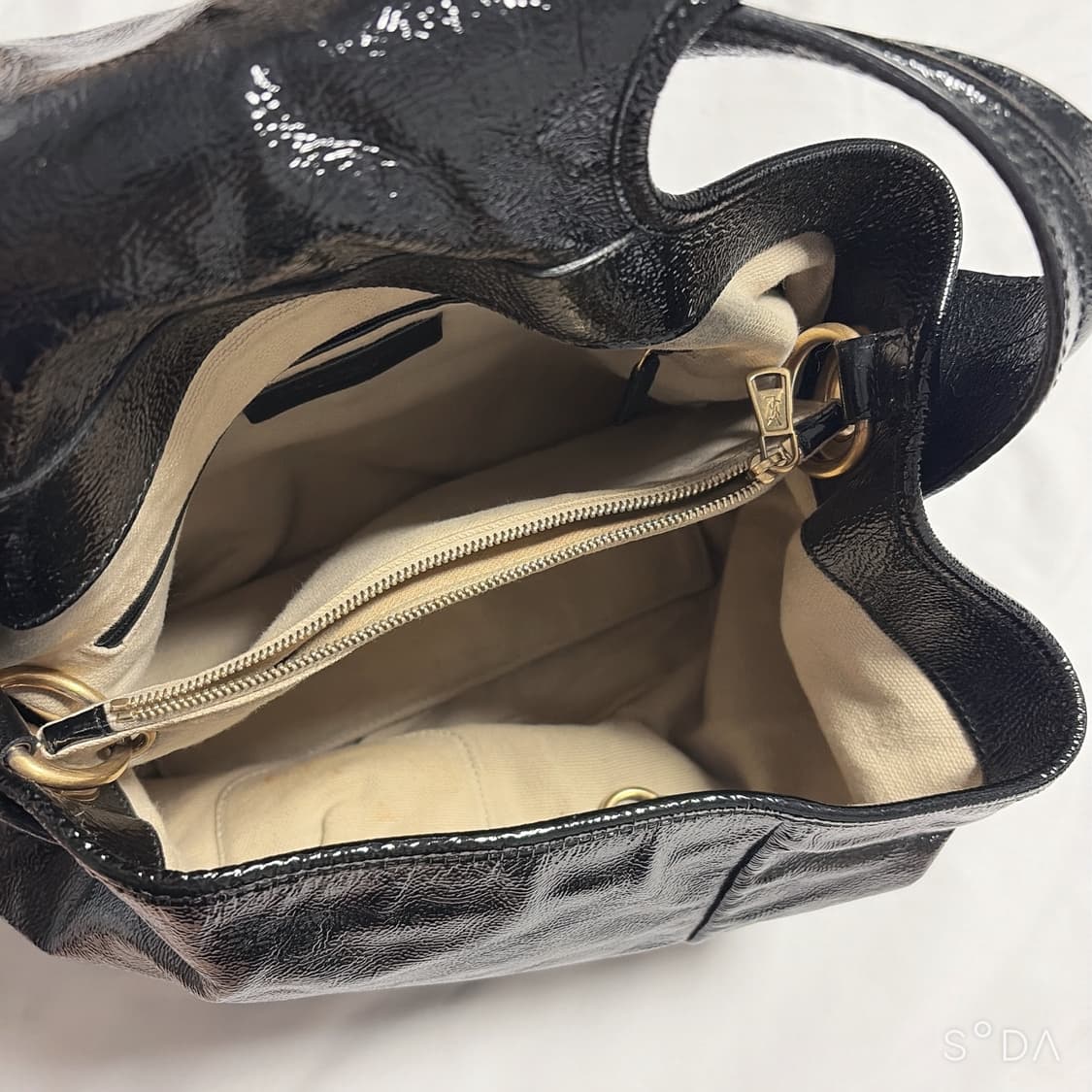 입생로랑 페이던트 숄더백 상품이미지7