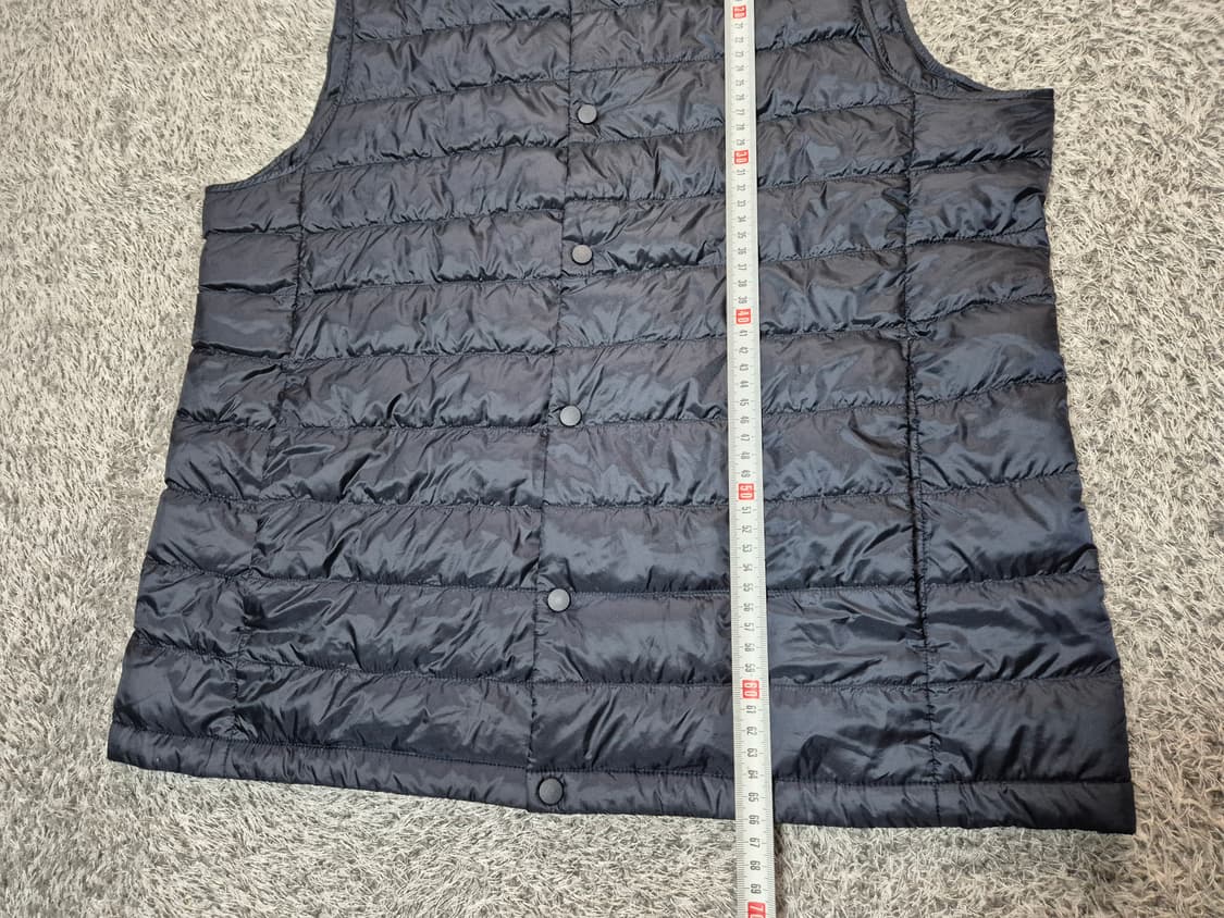 유니클로 남성 경량 다운 패딩 조끼 L 상품이미지9
