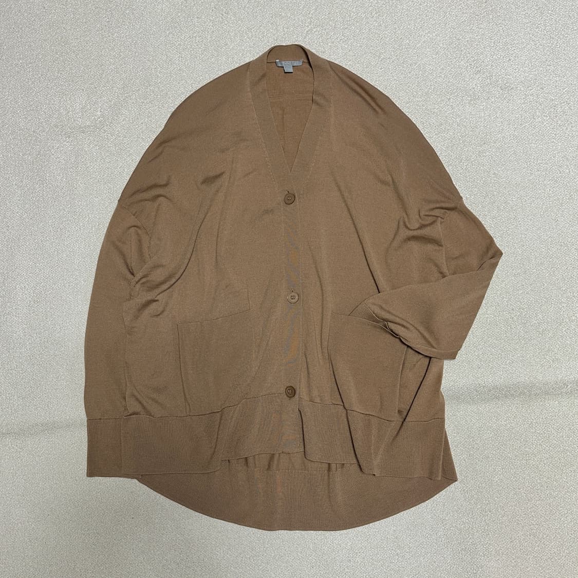 코스 브이넥 오버핏 울 가디건 상품이미지1