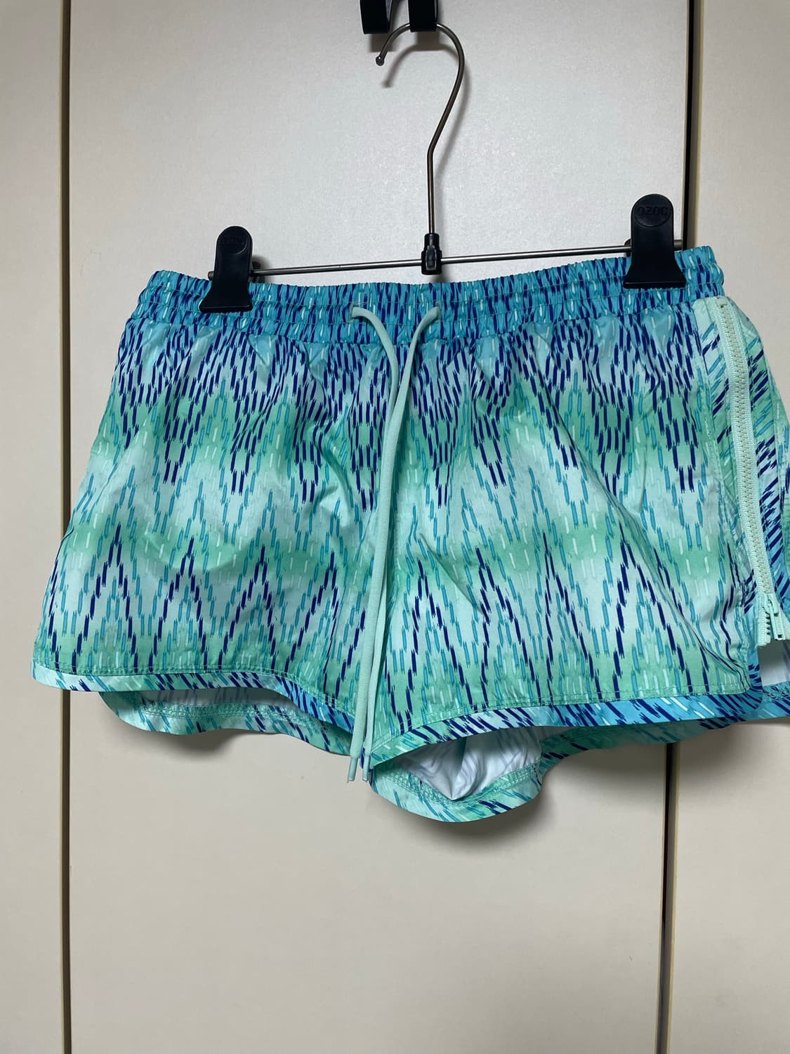 Gap Fit 여성 러닝 반바지 XS (사이드 지퍼) 상품이미지1
