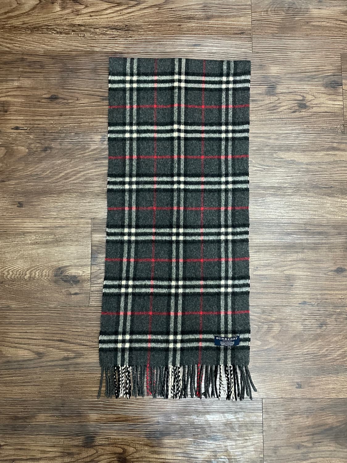 버버리 100% 캐시미어 노바체크 머플러 그레이 상품이미지4