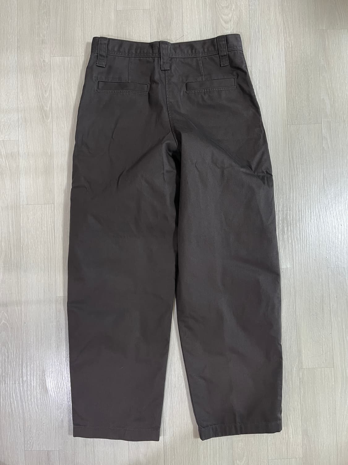 유니클로 와이드핏치노팬츠 다크브라운 73 상품이미지3