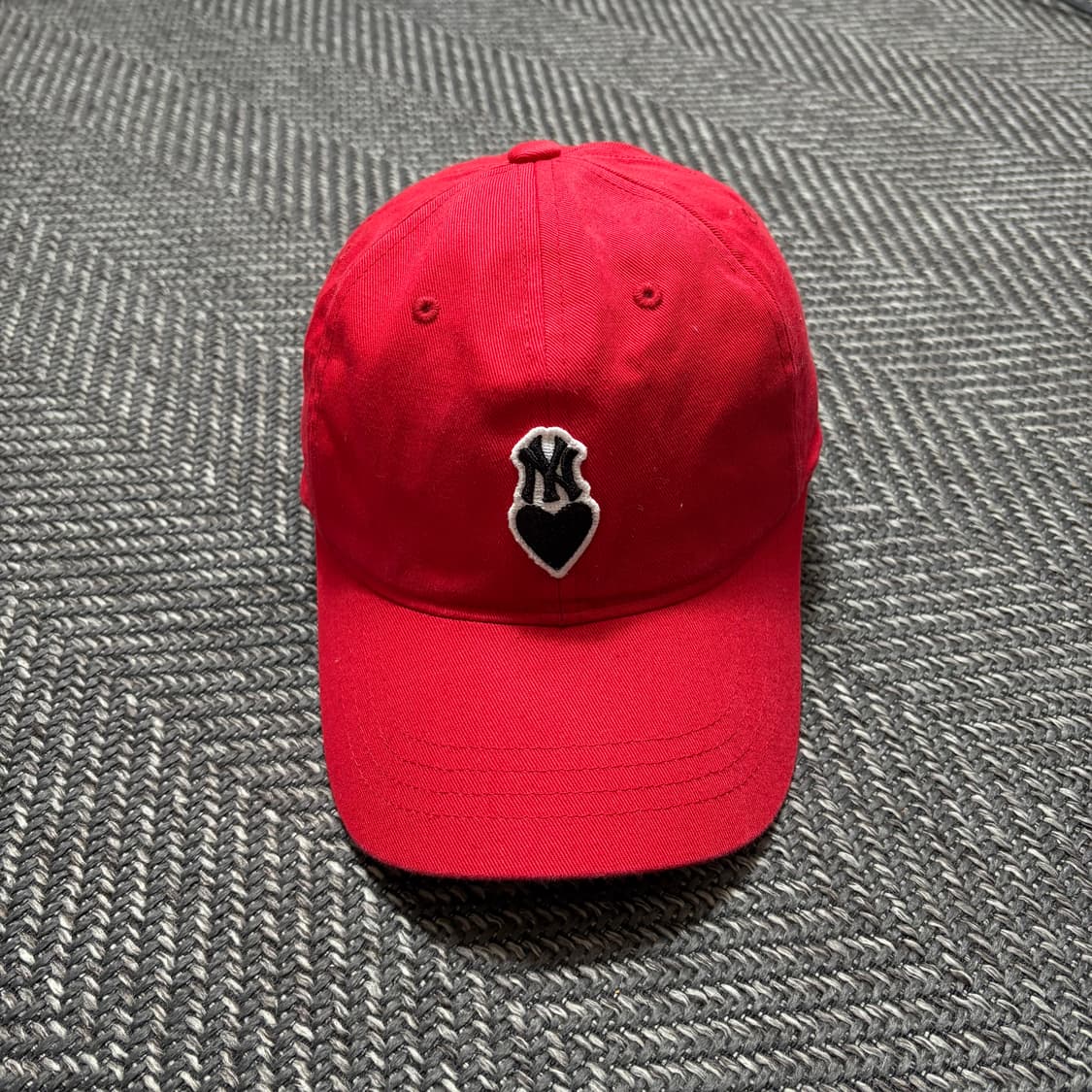 MLB 하트 NY 레드 볼캡(OS) 상품이미지1