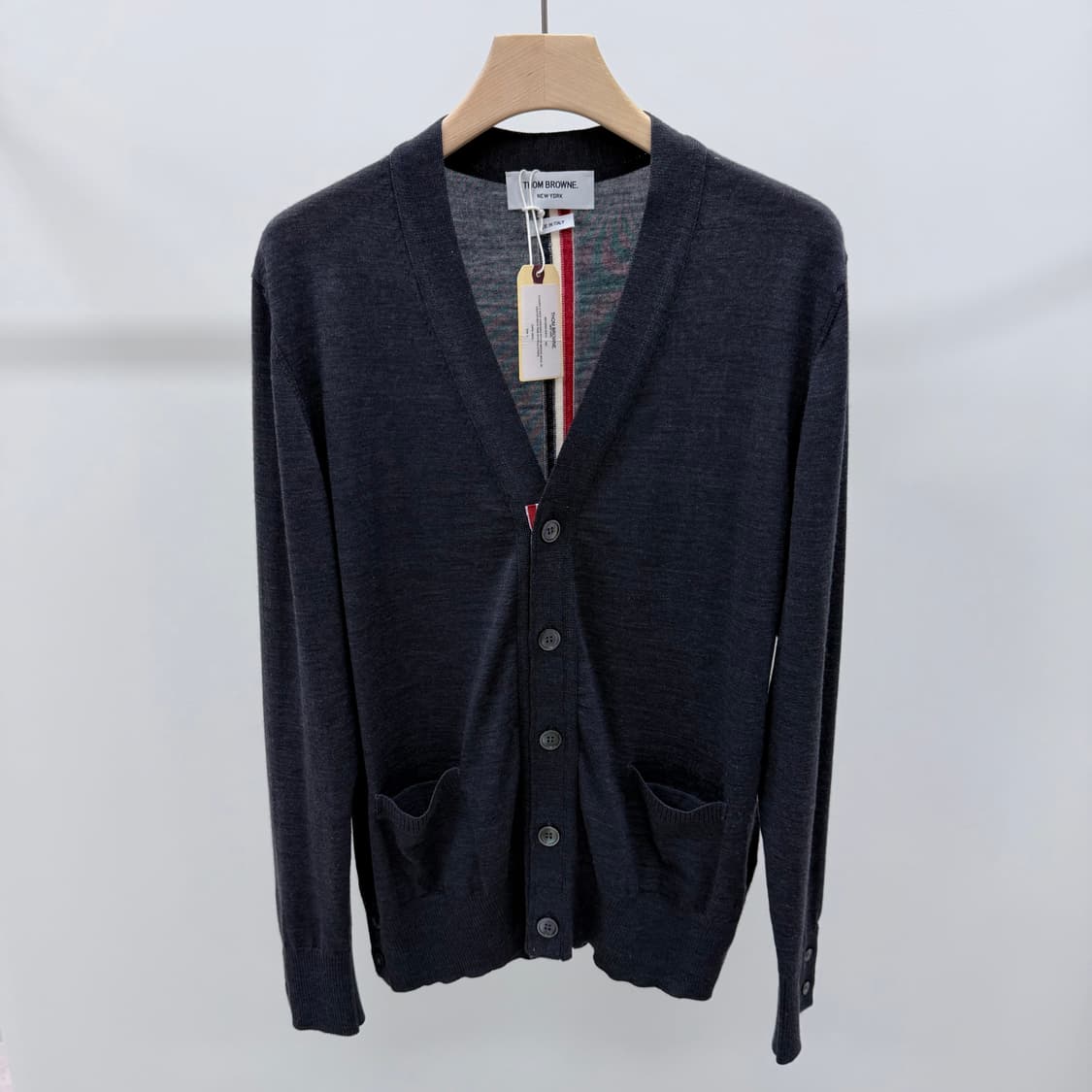 [미사용/2] 톰브라운 백삼선 울 가디건 다크 그레이 상품이미지3