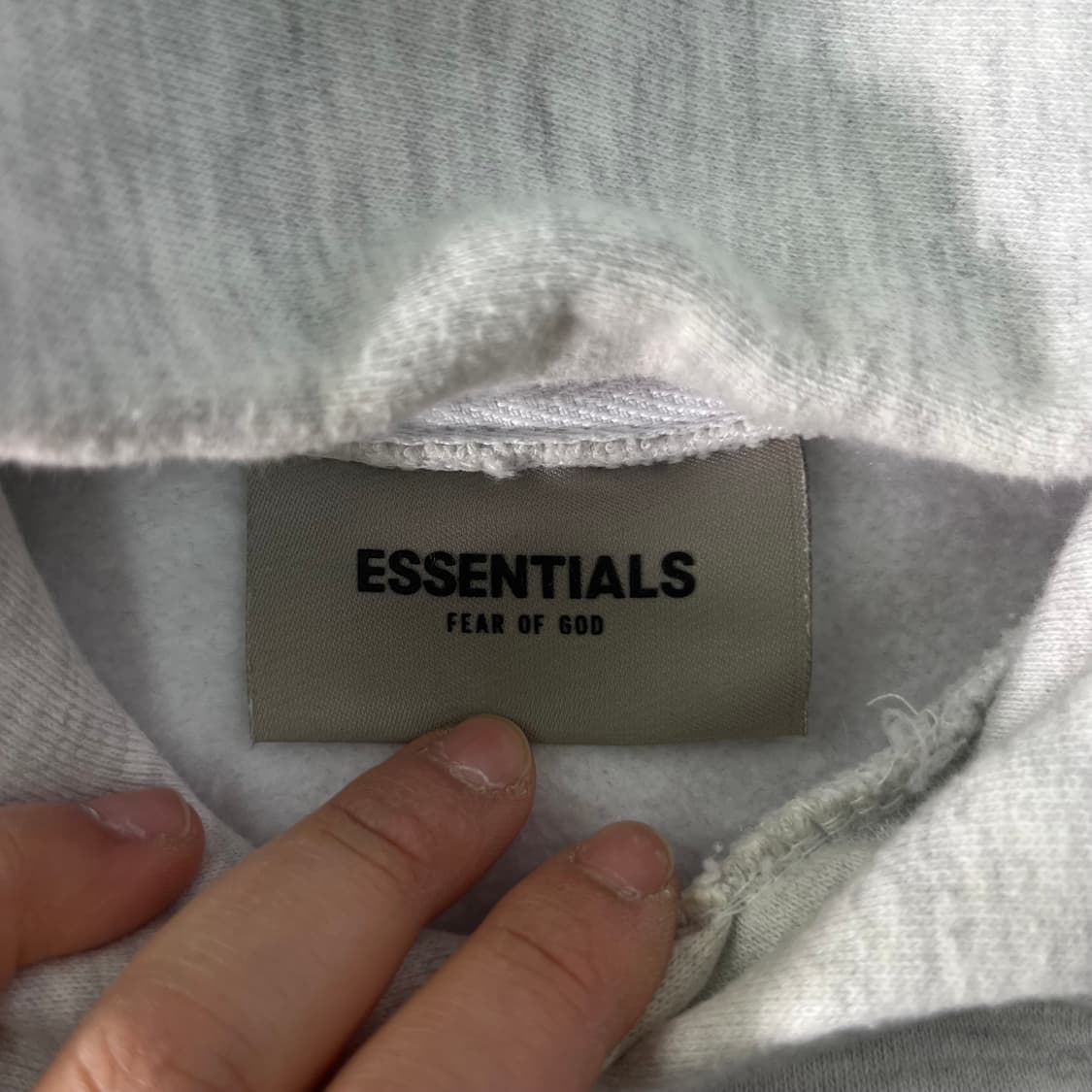 105 피오갓 에센셜 빅로고 후드티 상품이미지3