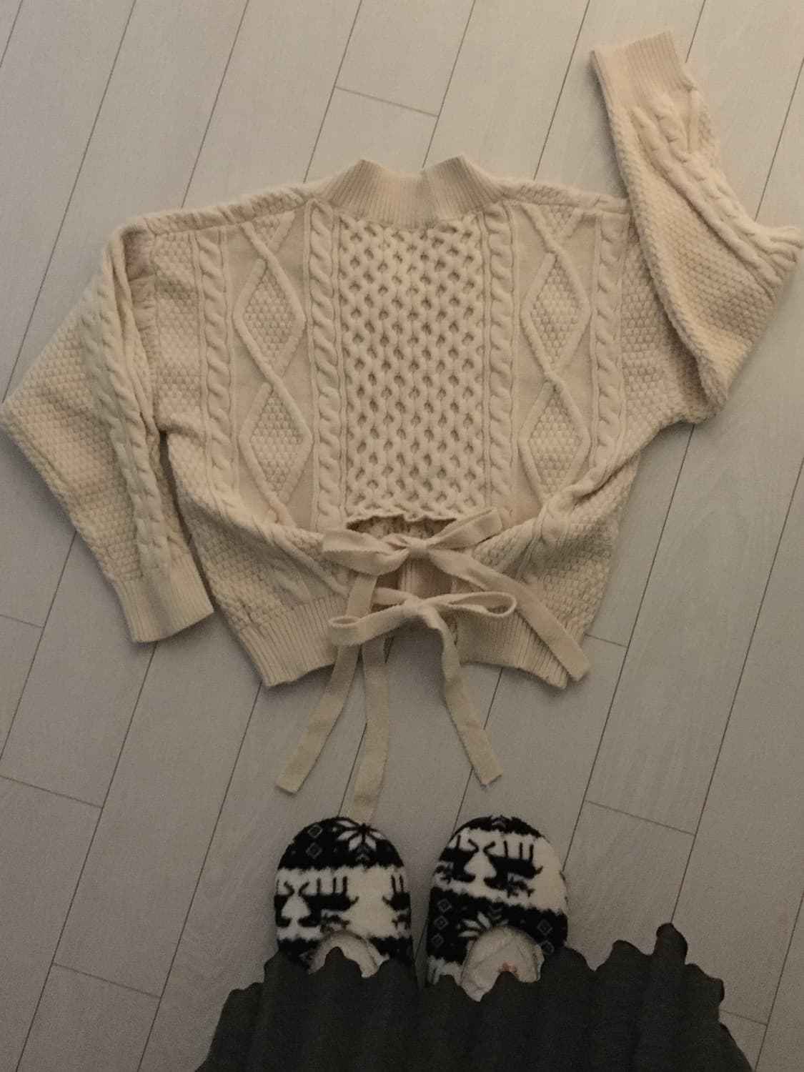 앞뒤 반전 아이보리 리본 디테일 니트 🤍 상품이미지1