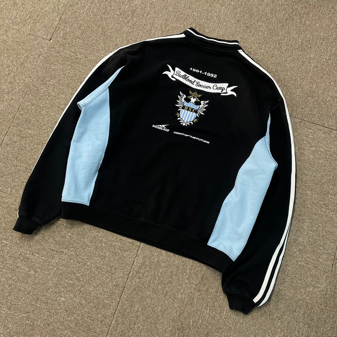  배드블러드 싸커캠프 맨투맨 상품이미지2