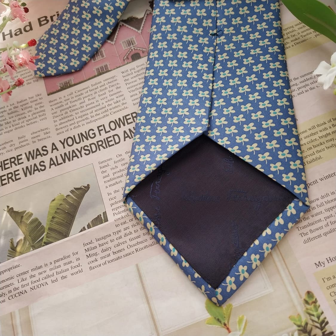 페라가모 실크 블루 플라워 패턴 넥타이 9.4cm A+등급 K1648
 상품이미지8