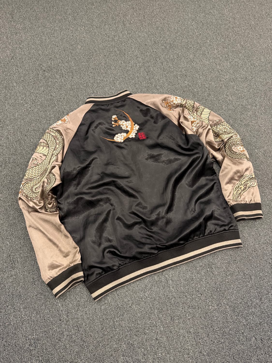 2XL) 카라쿠리 타마시 빈티지 용 자수 스카쟌 상품이미지2