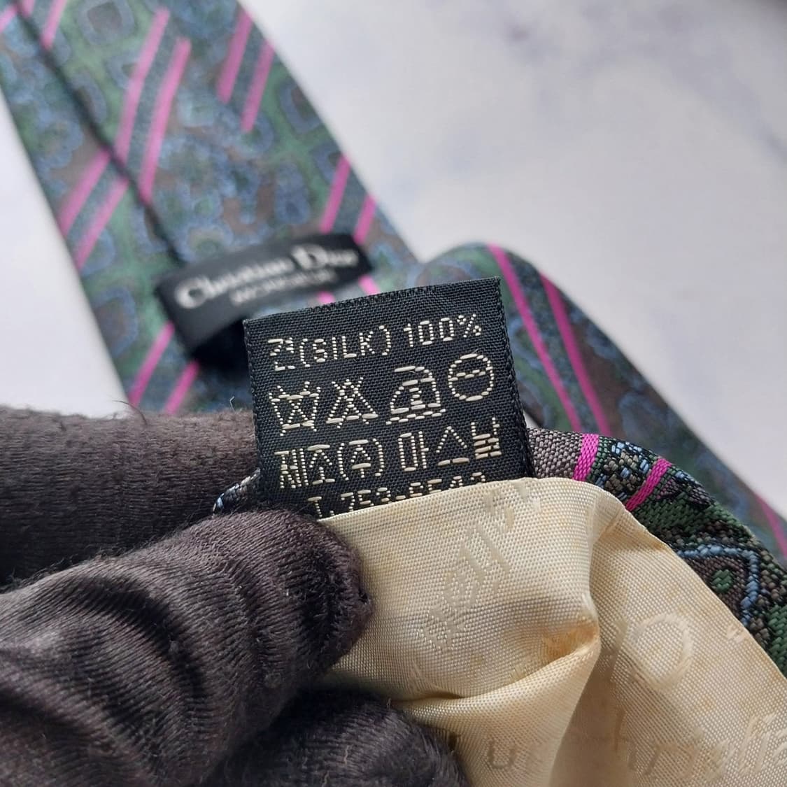 디올 실크 다크그린 패턴 넥타이 8.3cm A+~A등급 K2492
 상품이미지9