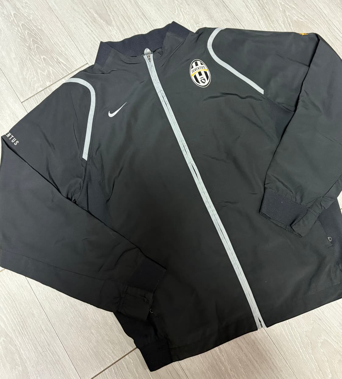 나이키 유벤투스 바람막이  상품이미지1
