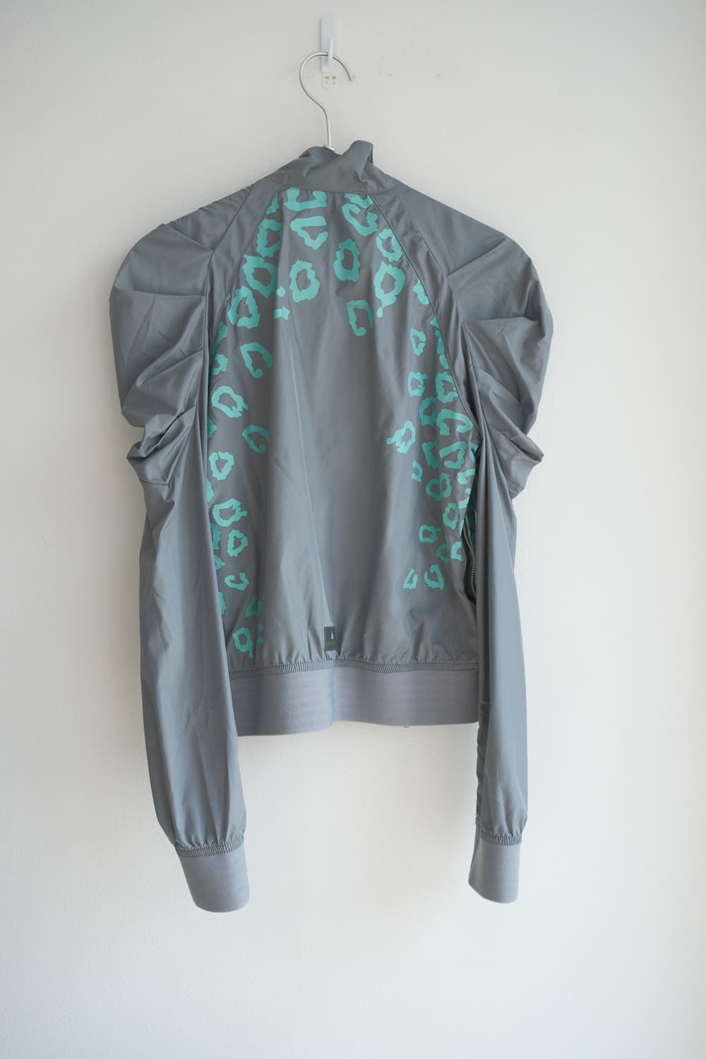 Stella McCartney x adidas Run Glow Jacke 상품이미지9