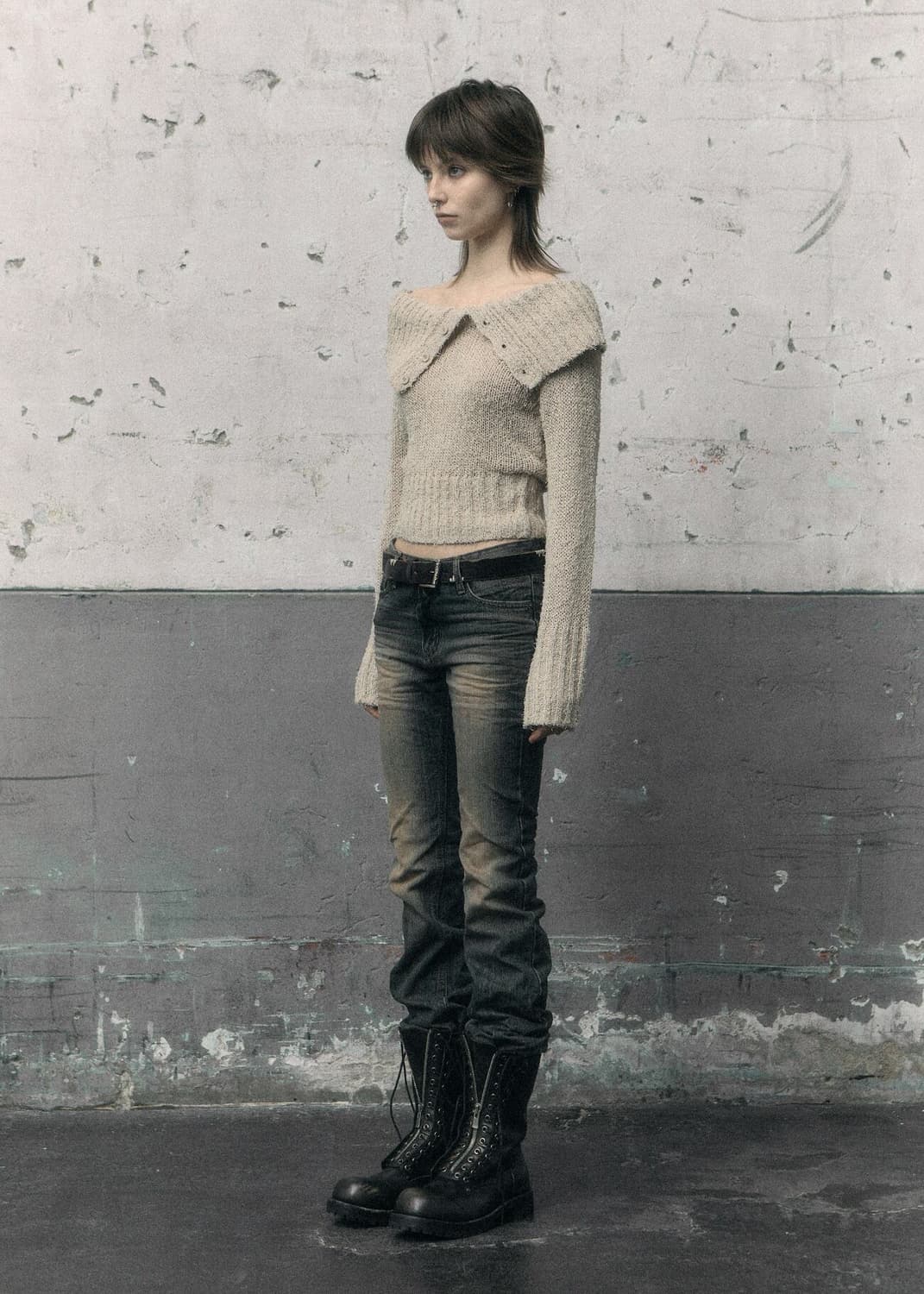SAND BLUE EMBO WASHED BOOTCUT JEANS 상품이미지1