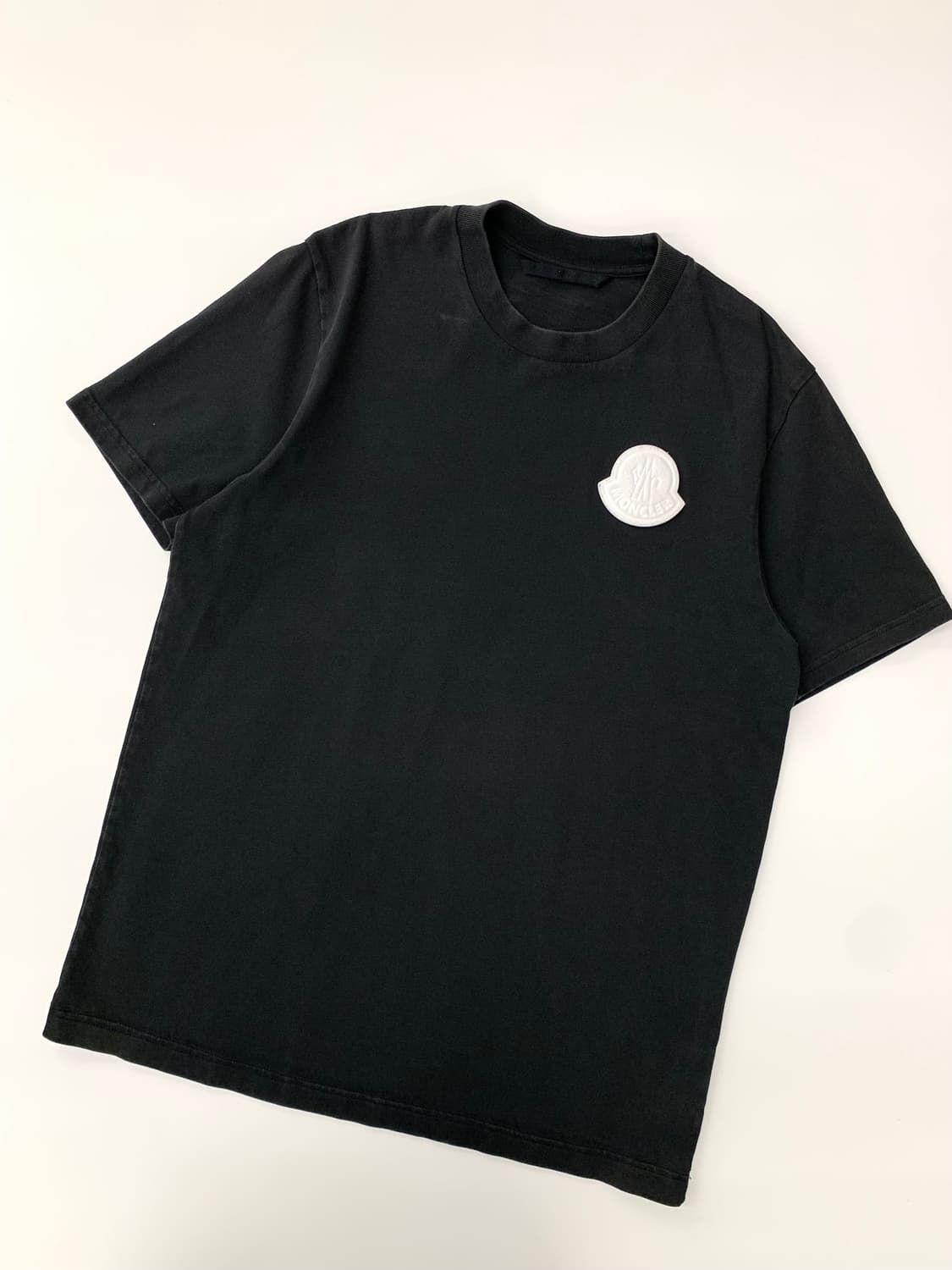 Moncler 몽클레어 블랙 로고 반팔 티셔츠 상품이미지2