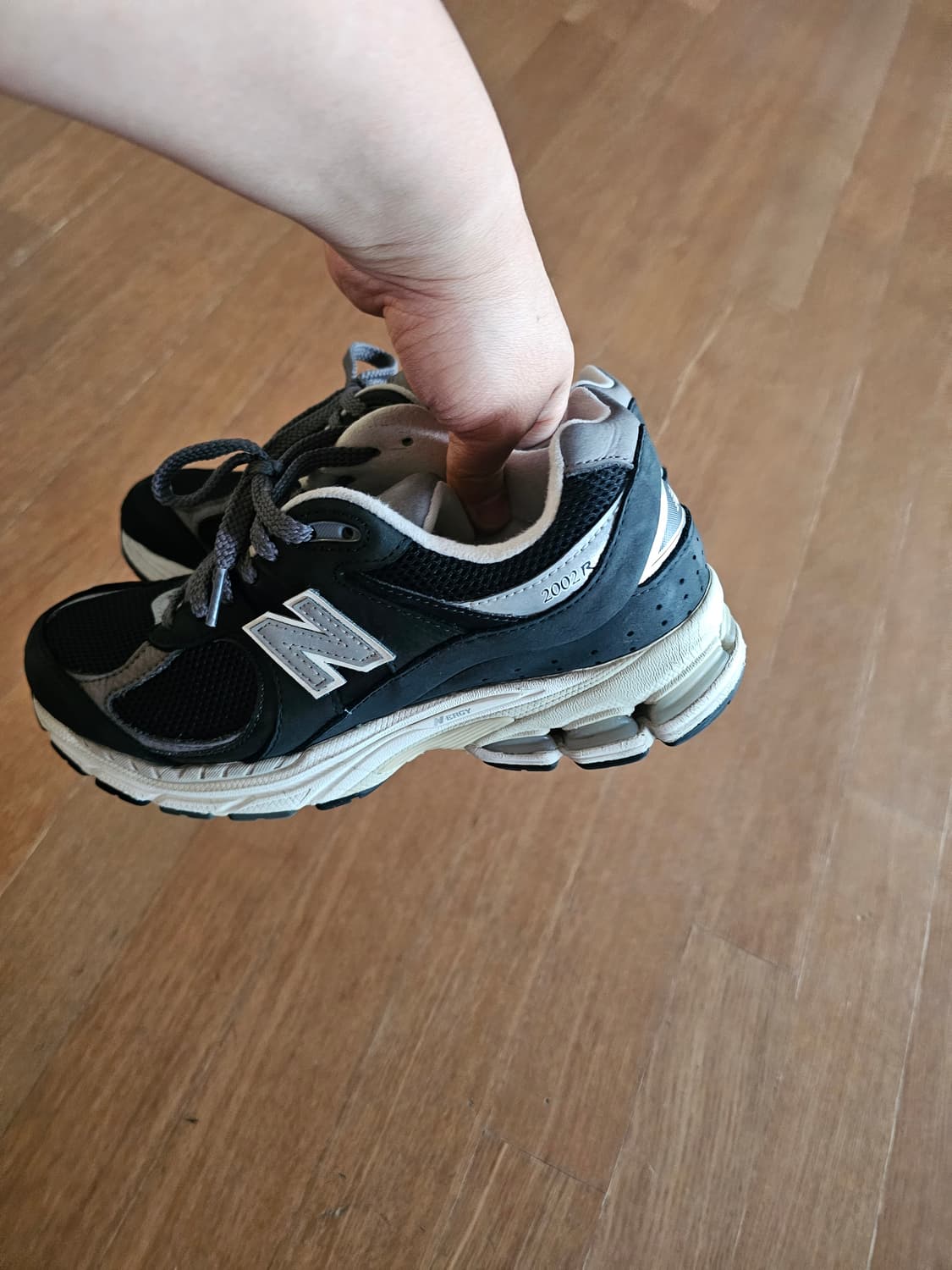 뉴발란스 2002 블랙 운동화 상품이미지2