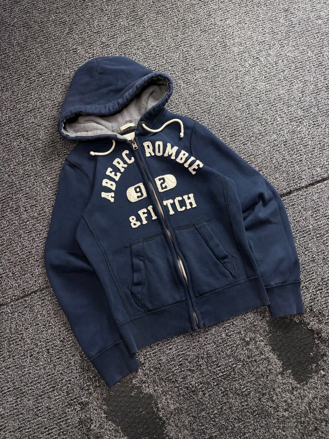 아베크롬비 앤 피치 자수로고 네이비 후드 집업 3592 상품이미지1