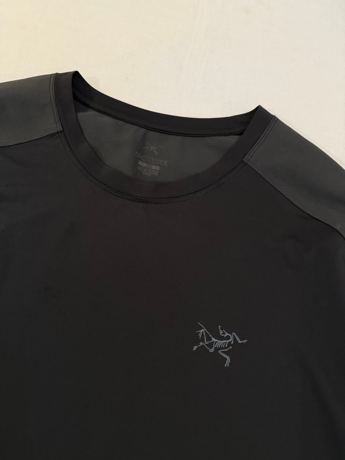 아크테릭스 이더 콤프 크루 롱슬리브 기능성 긴팔티 블랙 상품이미지2