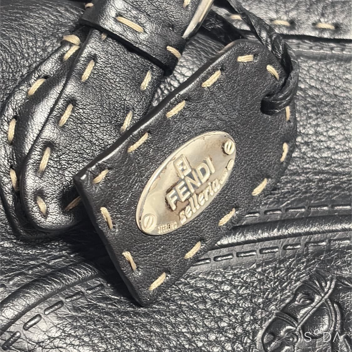 펜디 셀러리아 토트백 블랙 상품이미지3