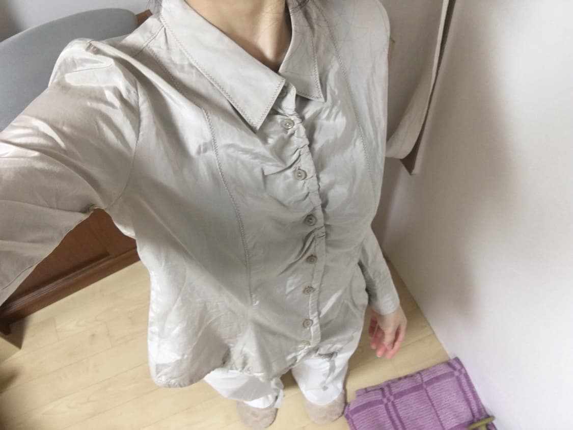 [직수입] 빈티지 mfg 실키 새틴 셔링 블라우스 오이스터 상품이미지6