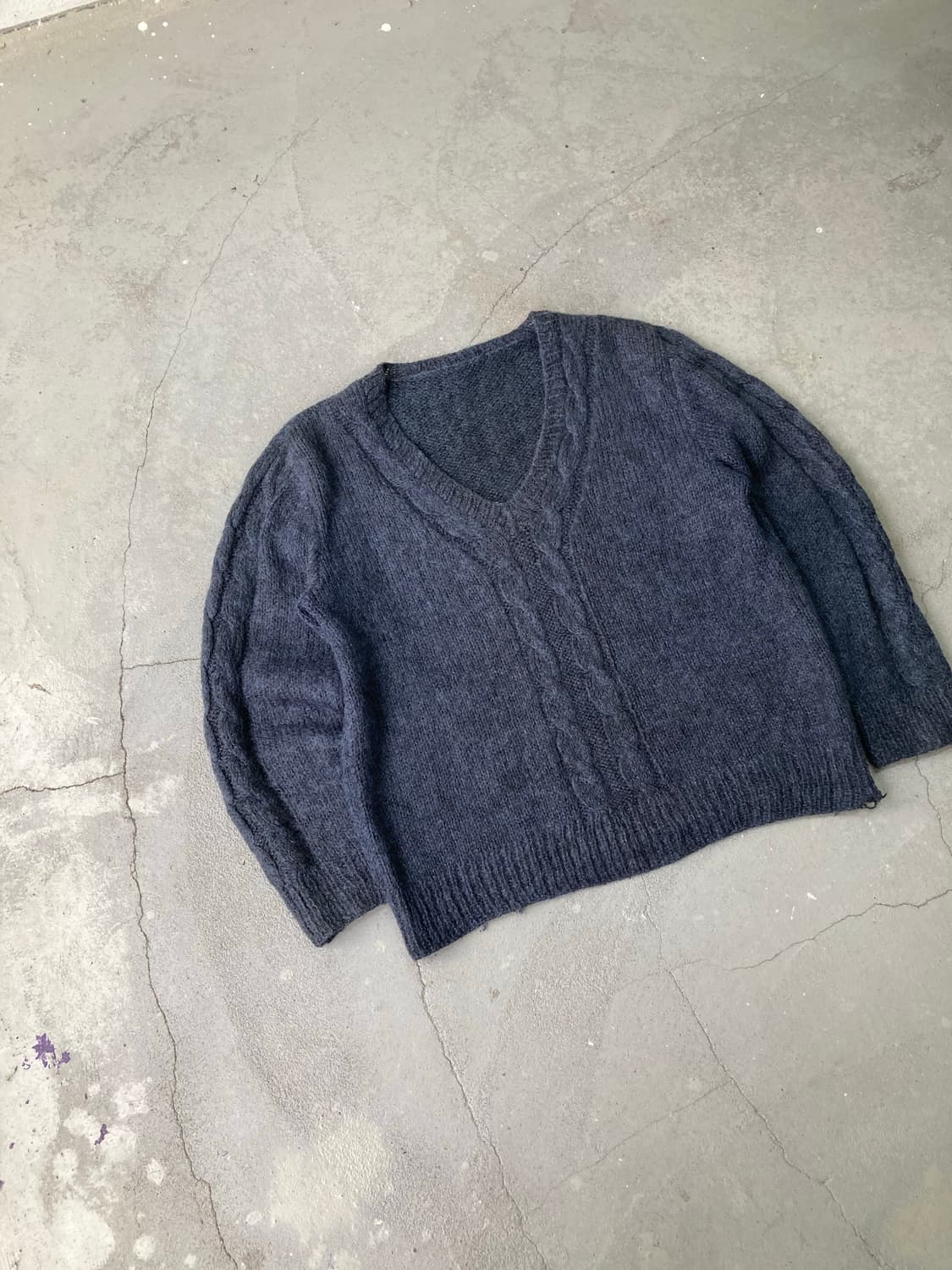 navy cable knit v-neck sweater 상품이미지4