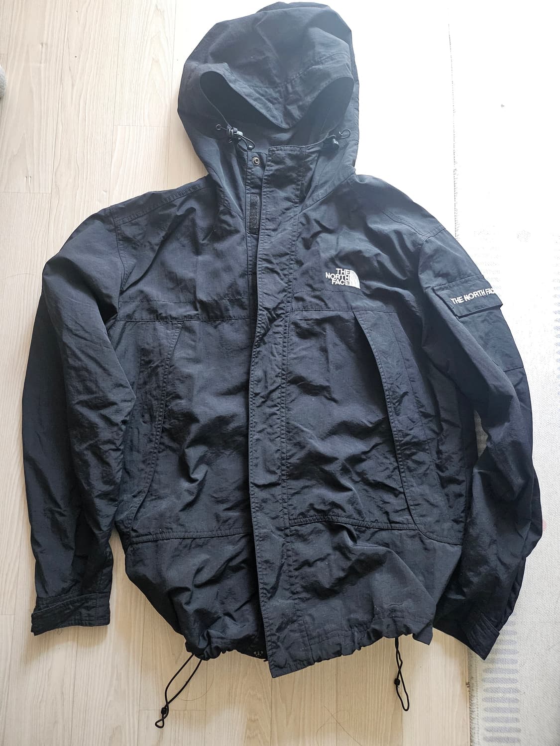 노스페이스 블랙 바람막이  상품이미지1