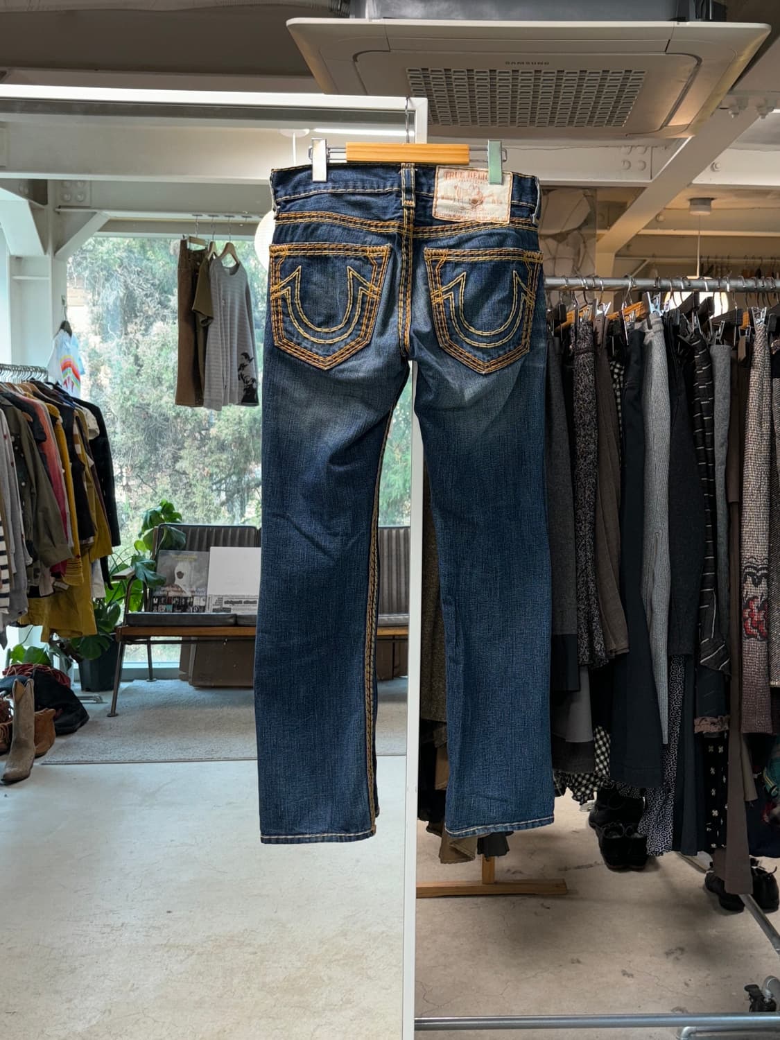 트루릴리전 스트레이트 로우라이즈 데님팬츠 상품이미지2